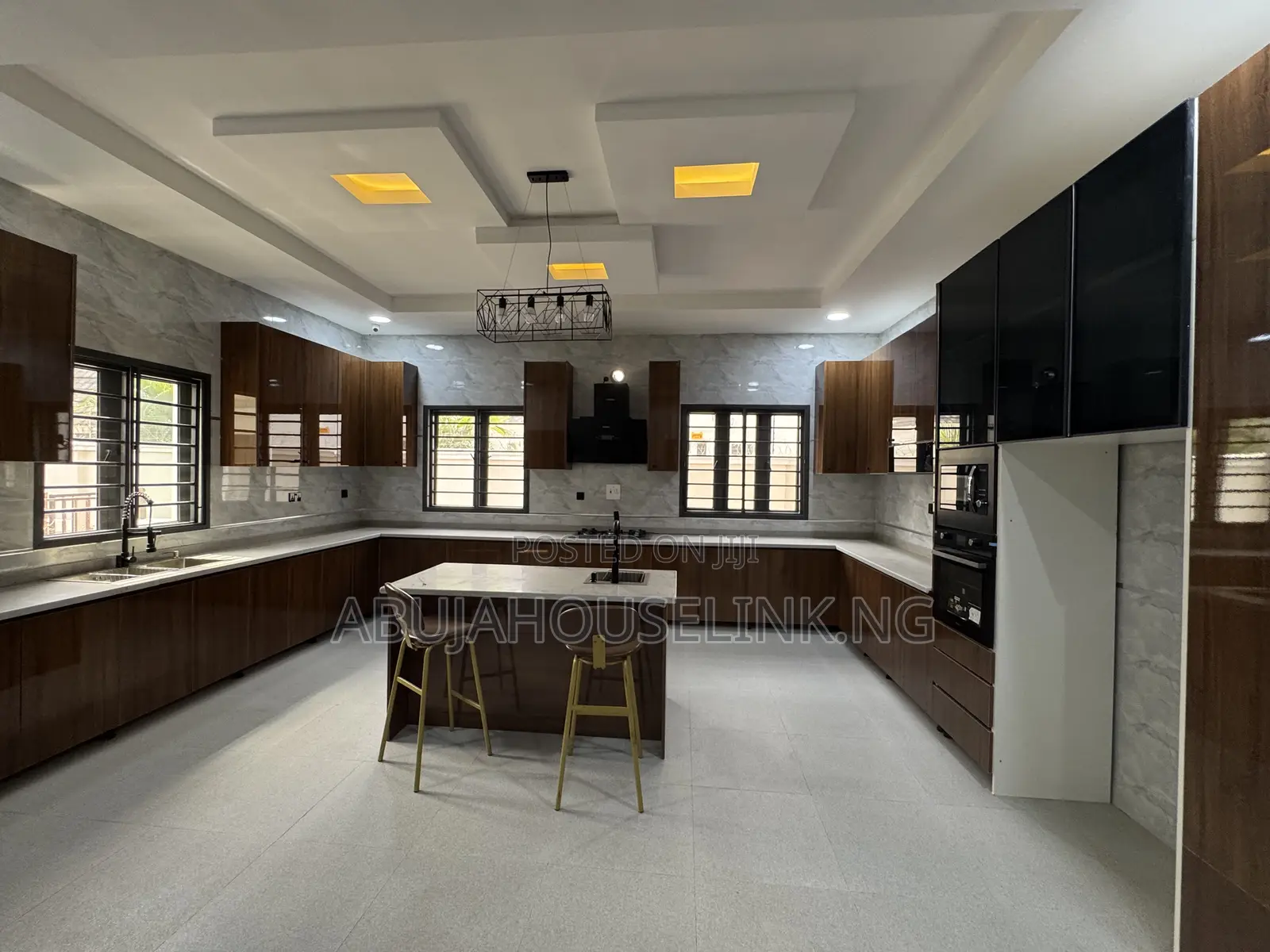7bdrm Duplex in Efab Metropolis, Karsana for sale in Karsana