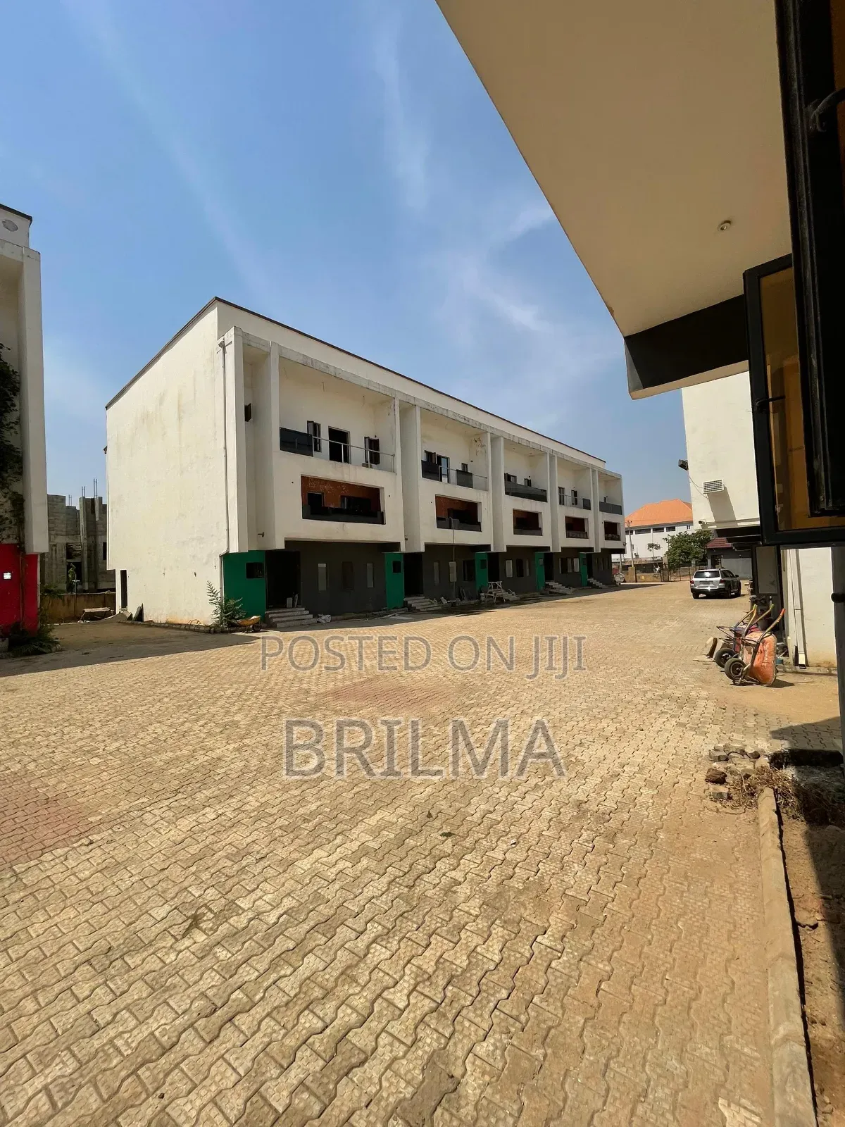 4bdrm Duplex in Kaura for sale in Kaura