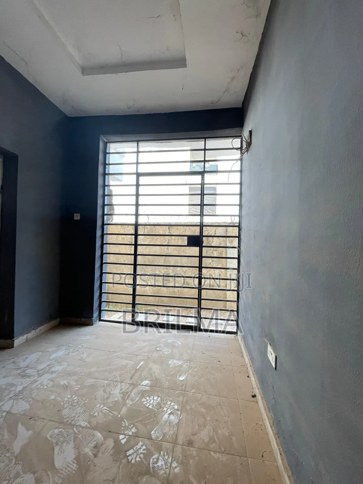 4bdrm Duplex in Kaura for sale in Kaura