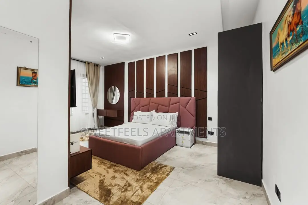 Brand New Spacious Luxury 3 Bedroom Apartment in Ilaje / Lekki