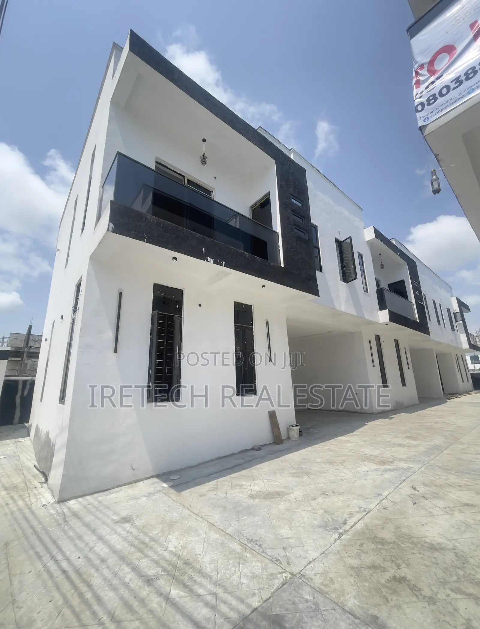 4bdrm Townhouse/Terrace in Ajah Lagos, Off Lekki-Epe Expressway in Off Lekki-Epe Expressway