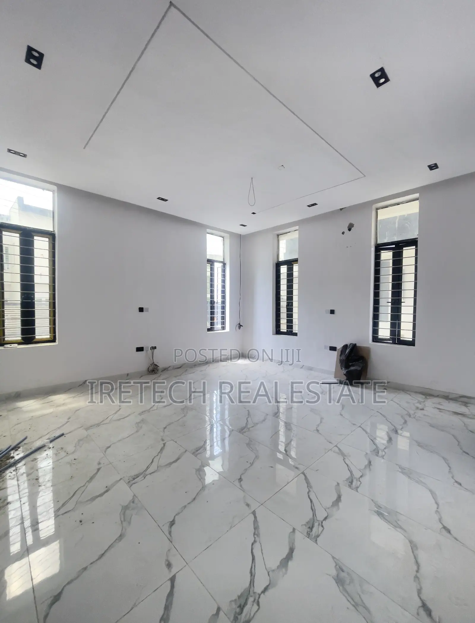 4bdrm Townhouse/Terrace in Ajah Lagos, Off Lekki-Epe Expressway in Off Lekki-Epe Expressway