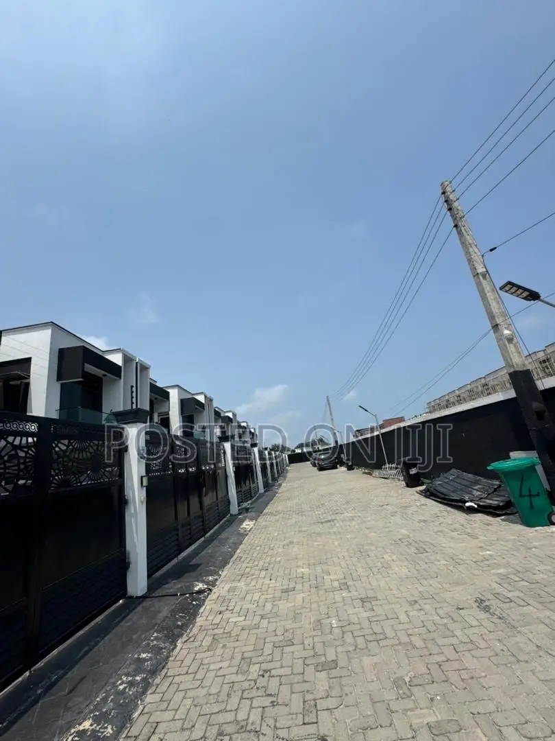 4bdrm Duplex in Royal Pine Estate, Lekki Phase 2 for sale in Lekki Phase 2