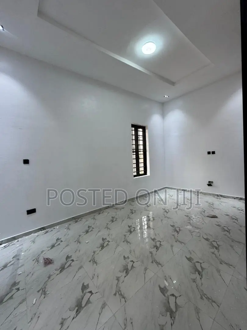 4bdrm Duplex in Royal Pine Estate, Lekki Phase 2 for sale in Lekki Phase 2