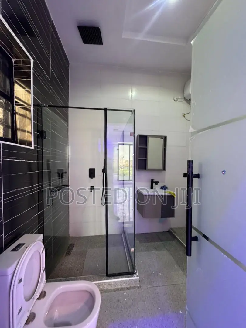 4bdrm Duplex in Royal Pine Estate, Lekki Phase 2 for sale in Lekki Phase 2