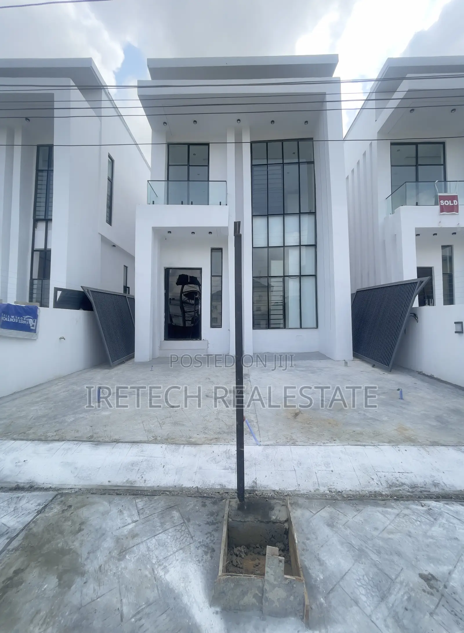 4bdrm Duplex in Ajah Olokonla Axis, Off Lekki-Epe Expressway for sale in Off Lekki-Epe Expressway