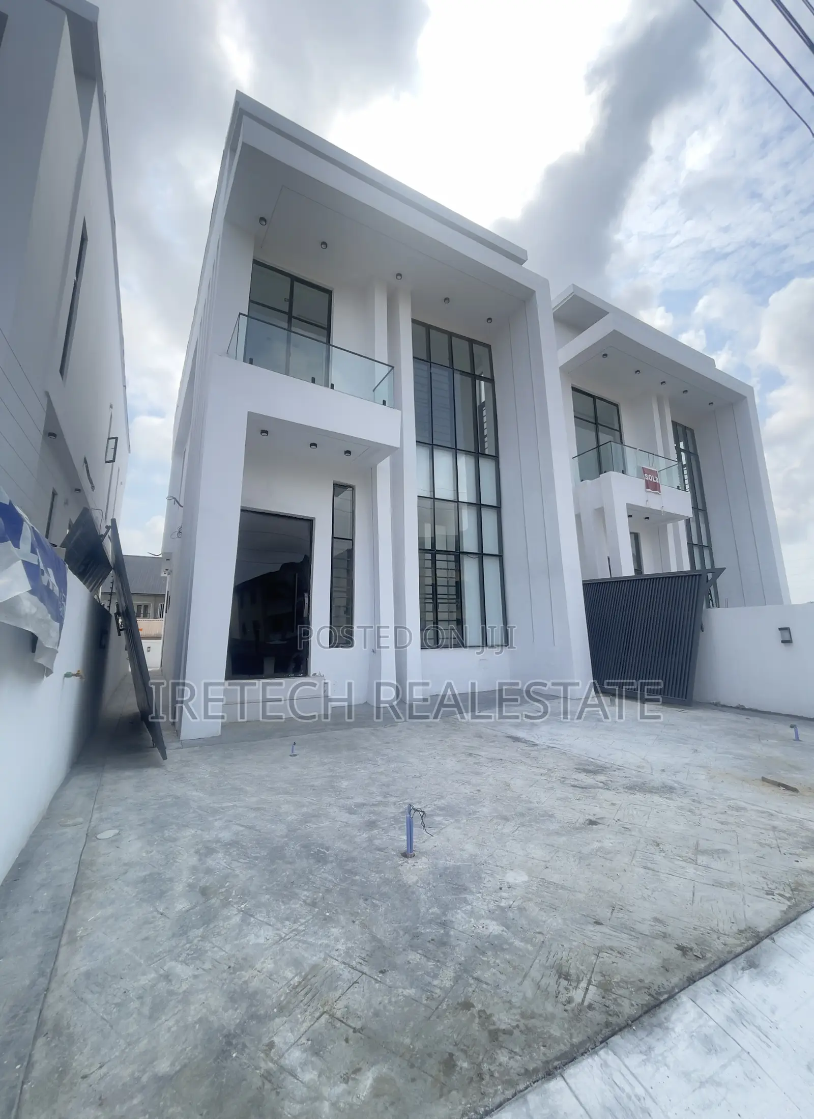 4bdrm Duplex in Ajah Olokonla Axis, Off Lekki-Epe Expressway for sale in Off Lekki-Epe Expressway