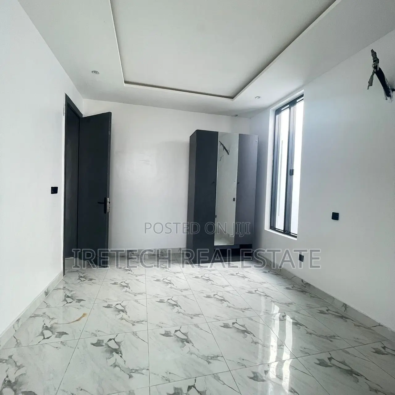 5bdrm Duplex in Chevron In An Estate for sale in Chevron