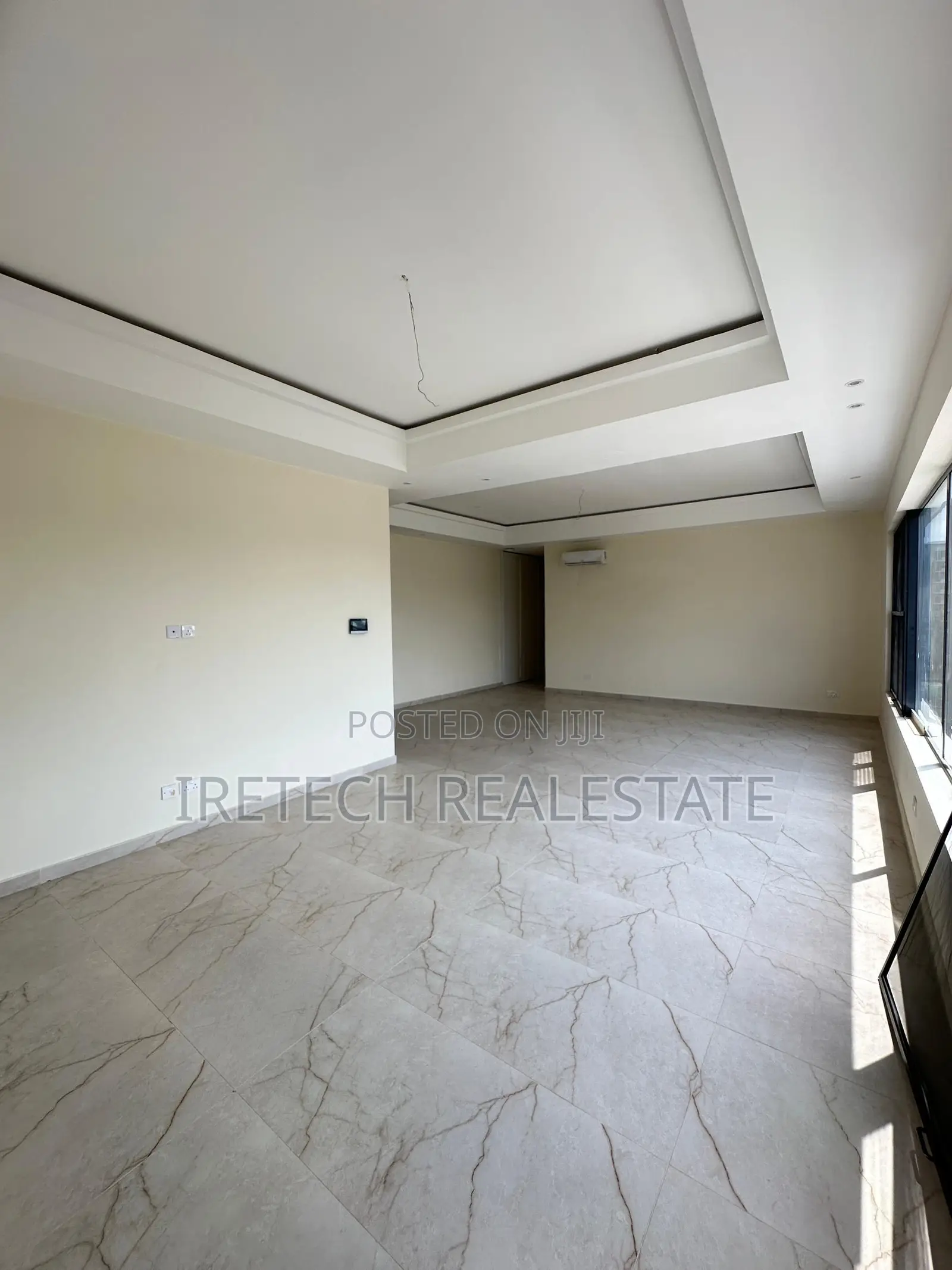 3bdrm Apartment in Well Secured Area, Adeola Odeku for sale in Adeola Odeku