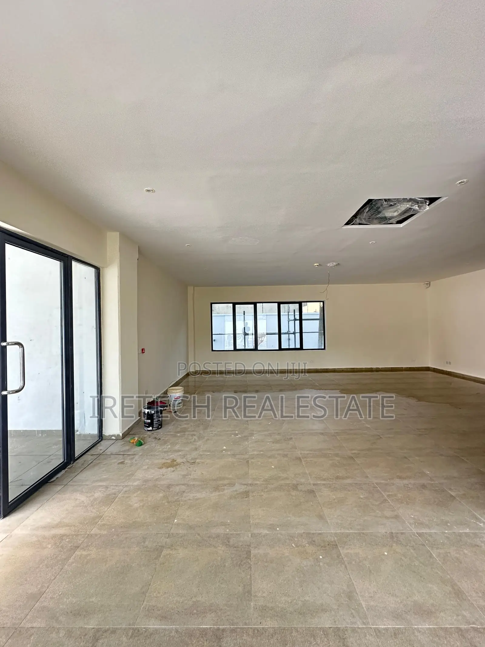 3bdrm Apartment in Well Secured Area, Adeola Odeku for sale in Adeola Odeku