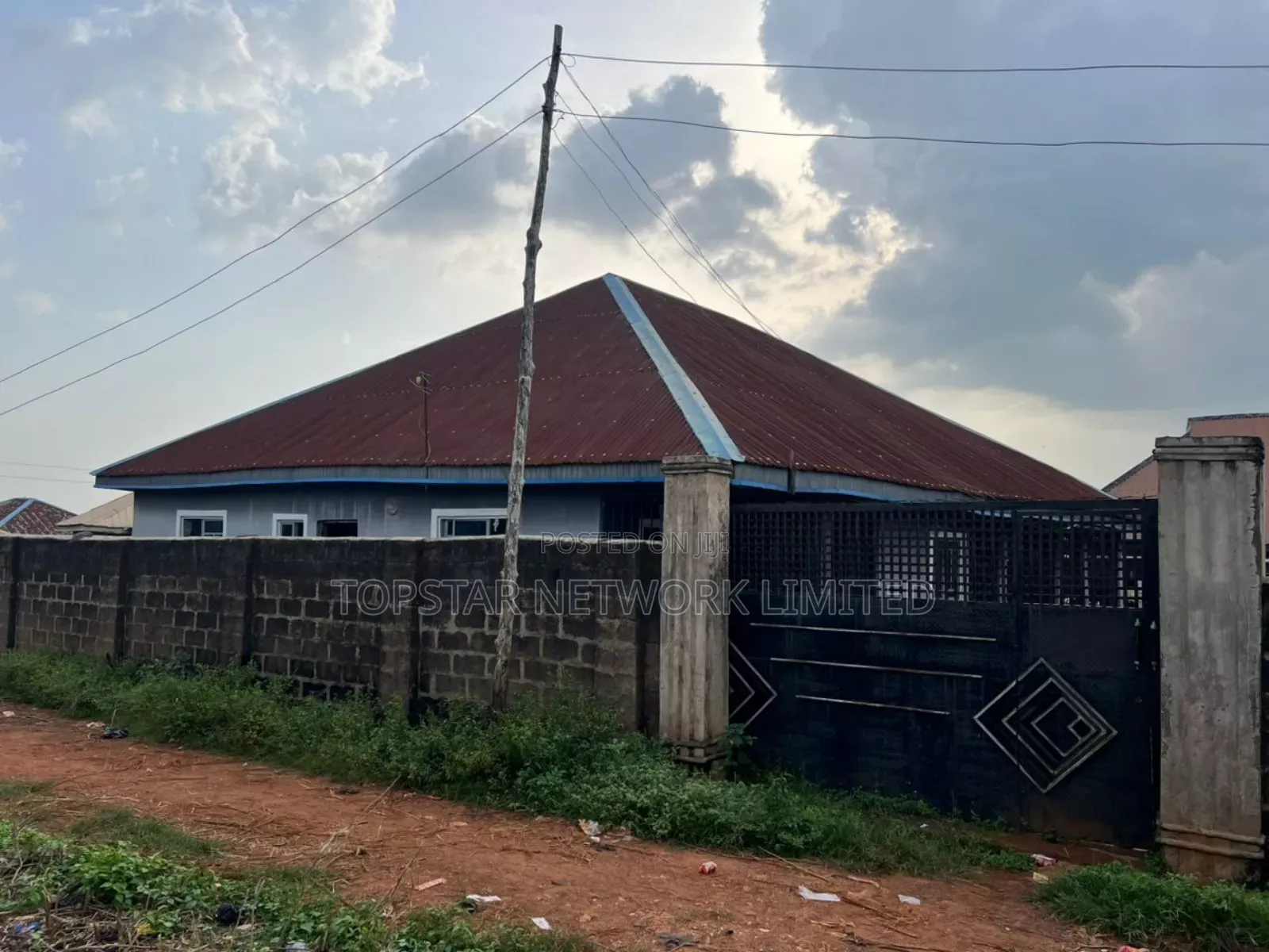 8bdrm Block of Flats in Siba, Apata for sale in Apata