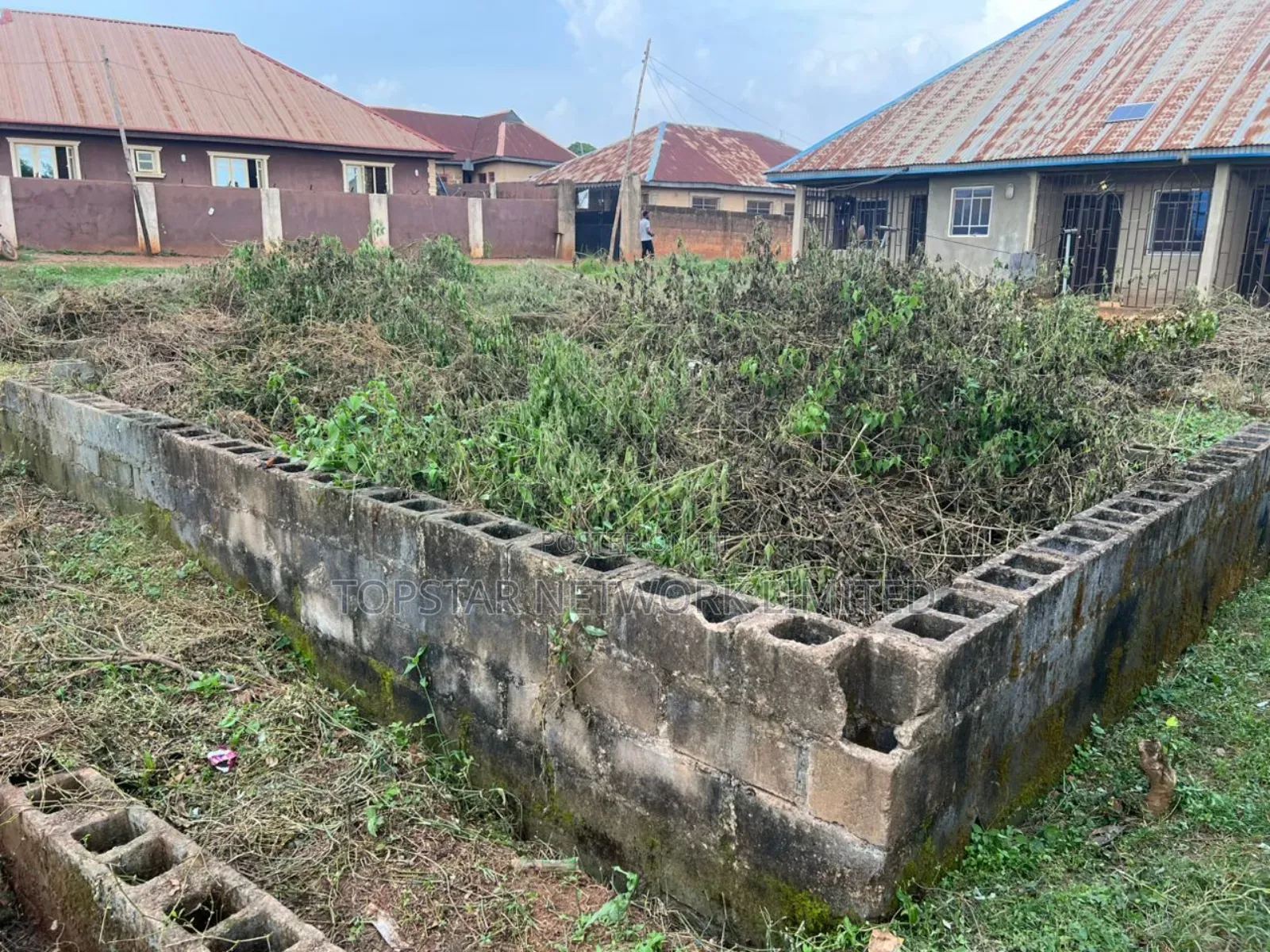 7bdrm Block of Flats in Siba, Apata for Sale in Apata