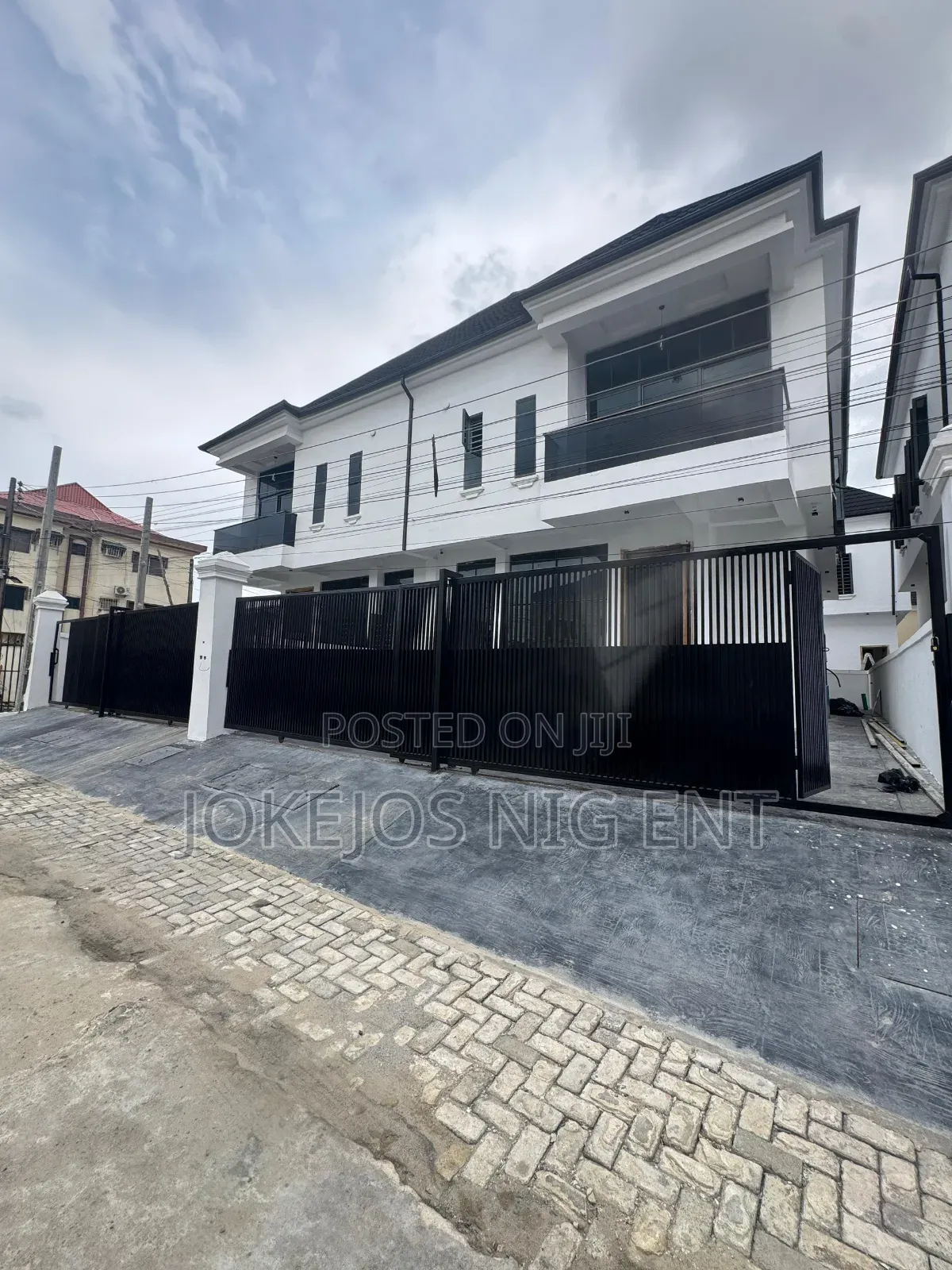 4bdrm Duplex in Osapa London Lekki for sale in Osapa london
