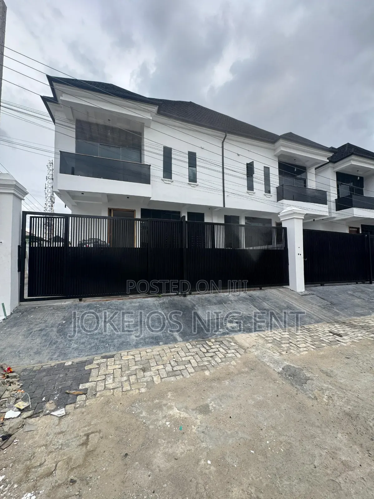 4bdrm Duplex in Osapa London Lekki for sale in Osapa london