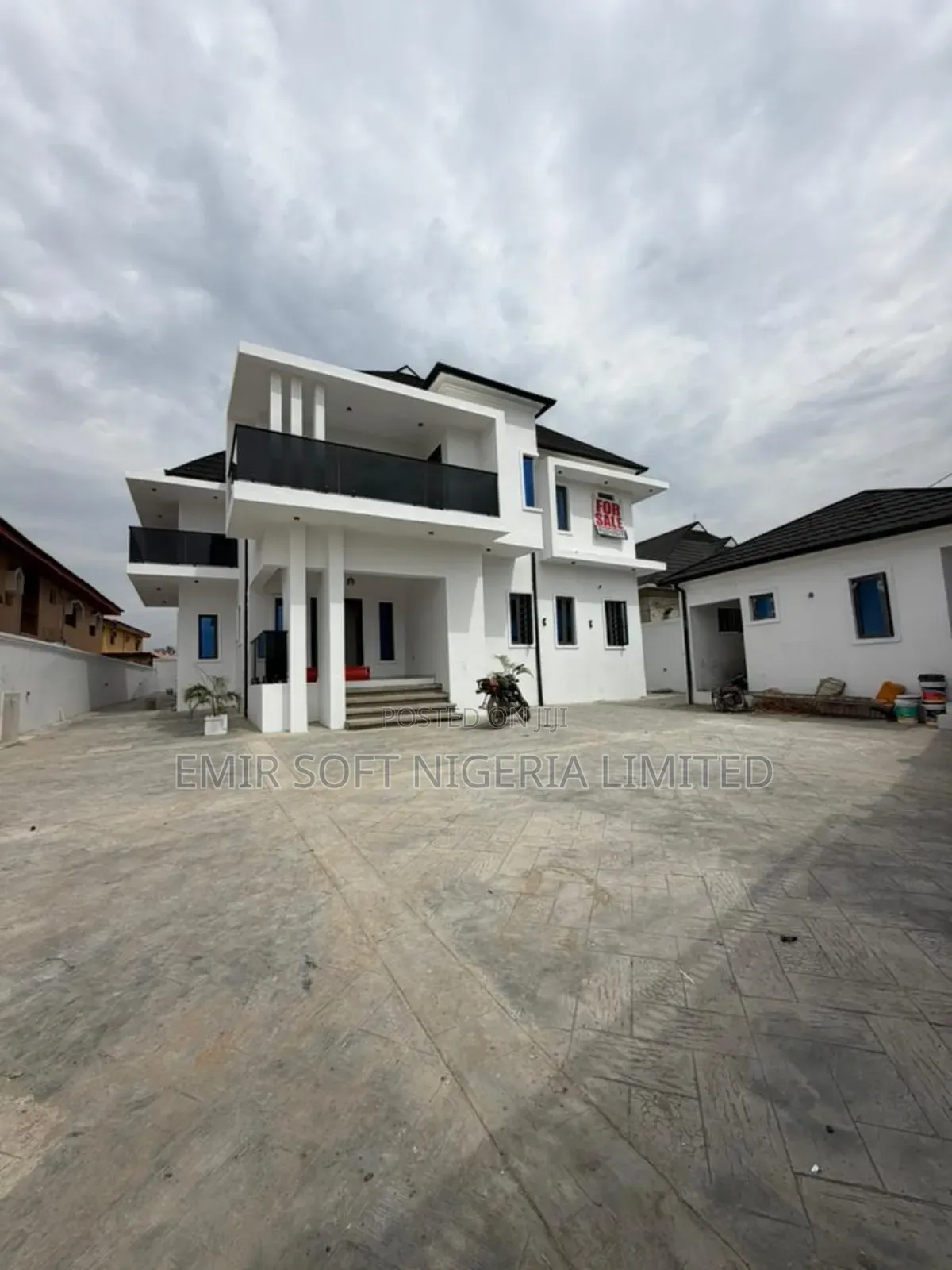 4bdrm Duplex in Oluyole Estate for sale in Oluyole Estate