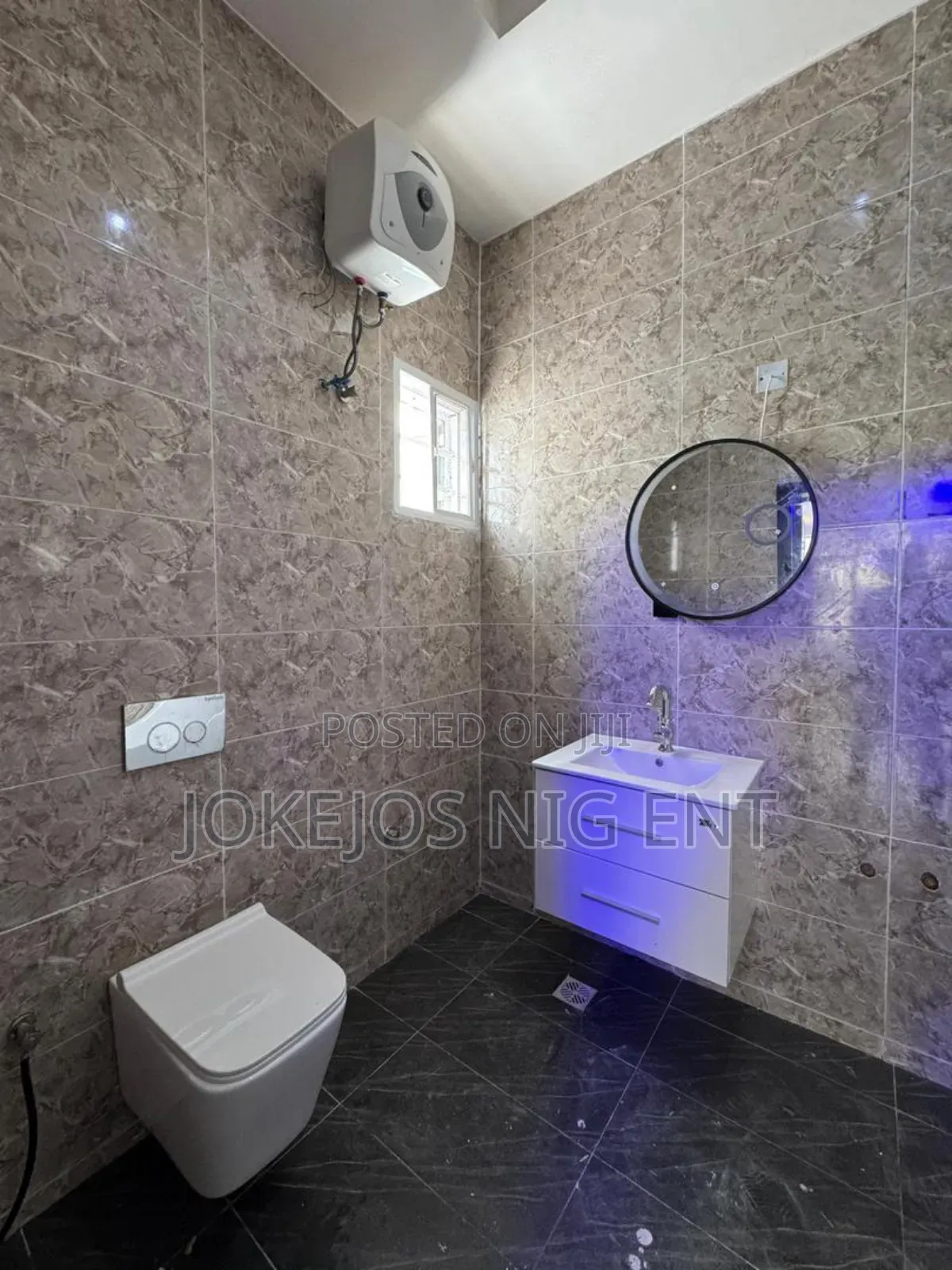 5bdrm Duplex in Osapa London Lekki for sale in Osapa london