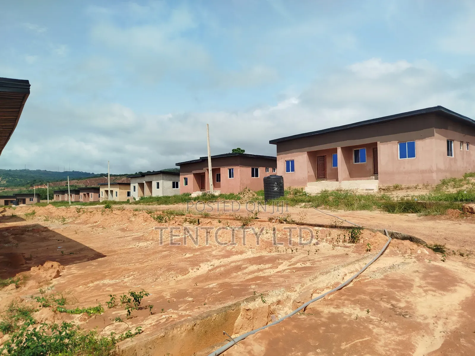 4bdrm Bungalow in Beside Sunrise for sale in Enugu