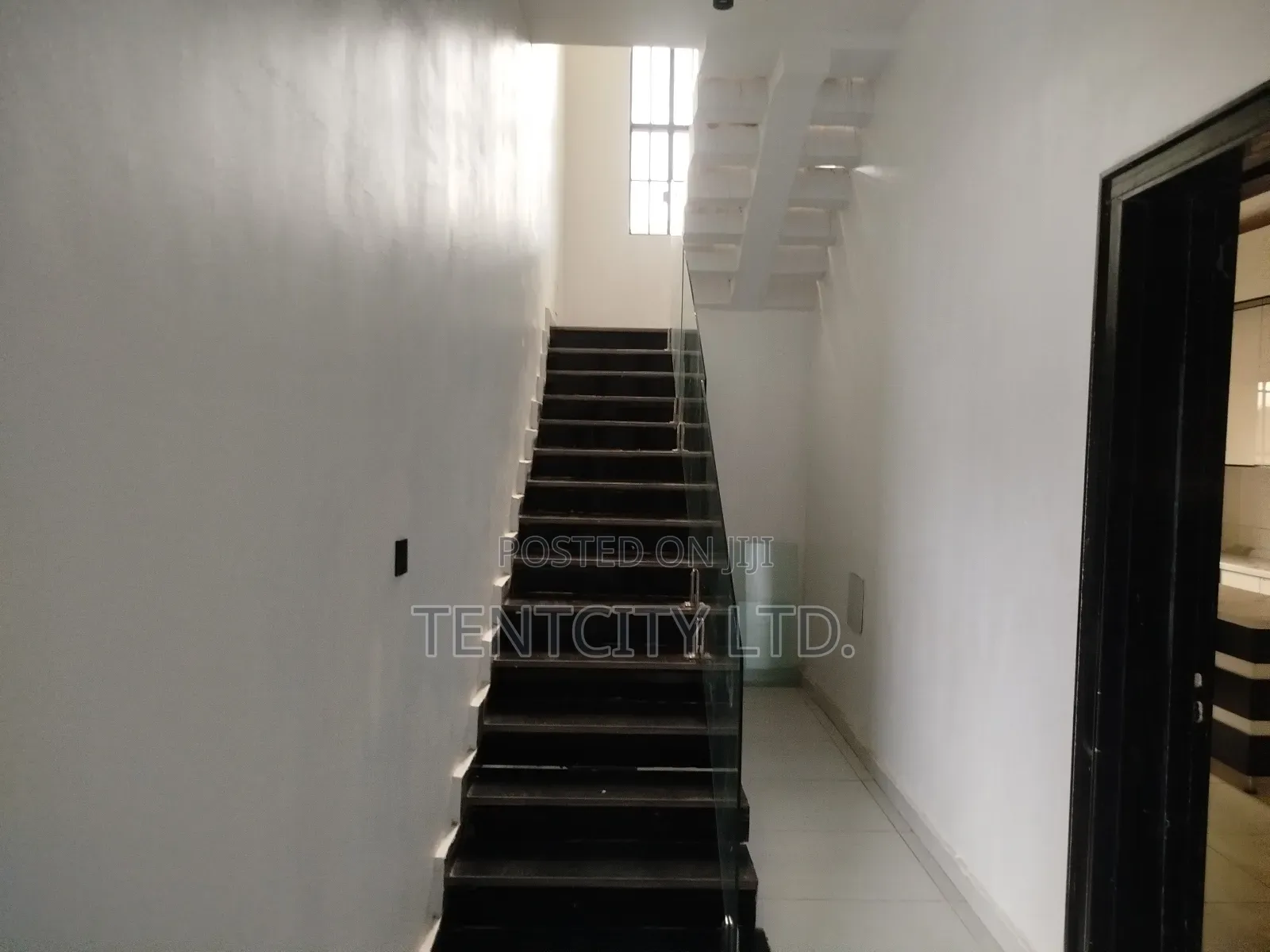 5bdrm Duplex in Thinker'S Corner, Enugu for sale in Enugu