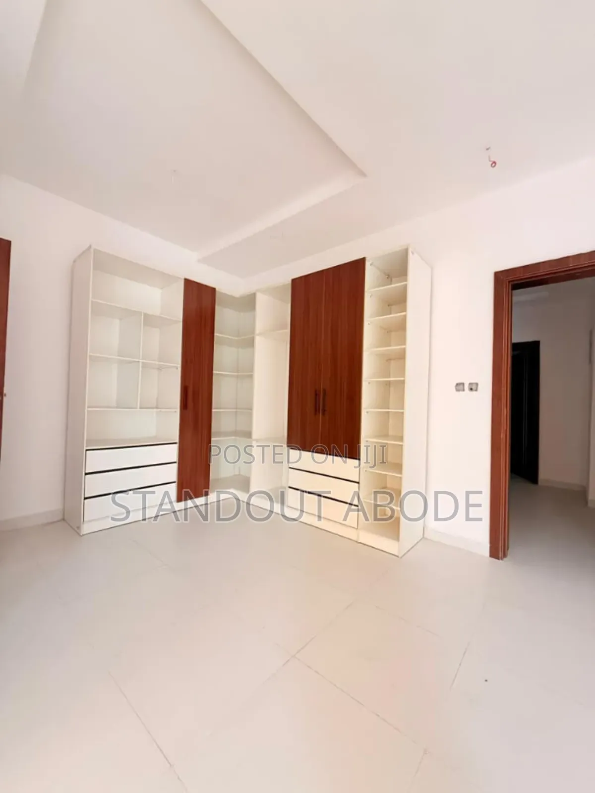 3bdrm Duplex in In An Estate, Sangotedo for sale in Sangotedo