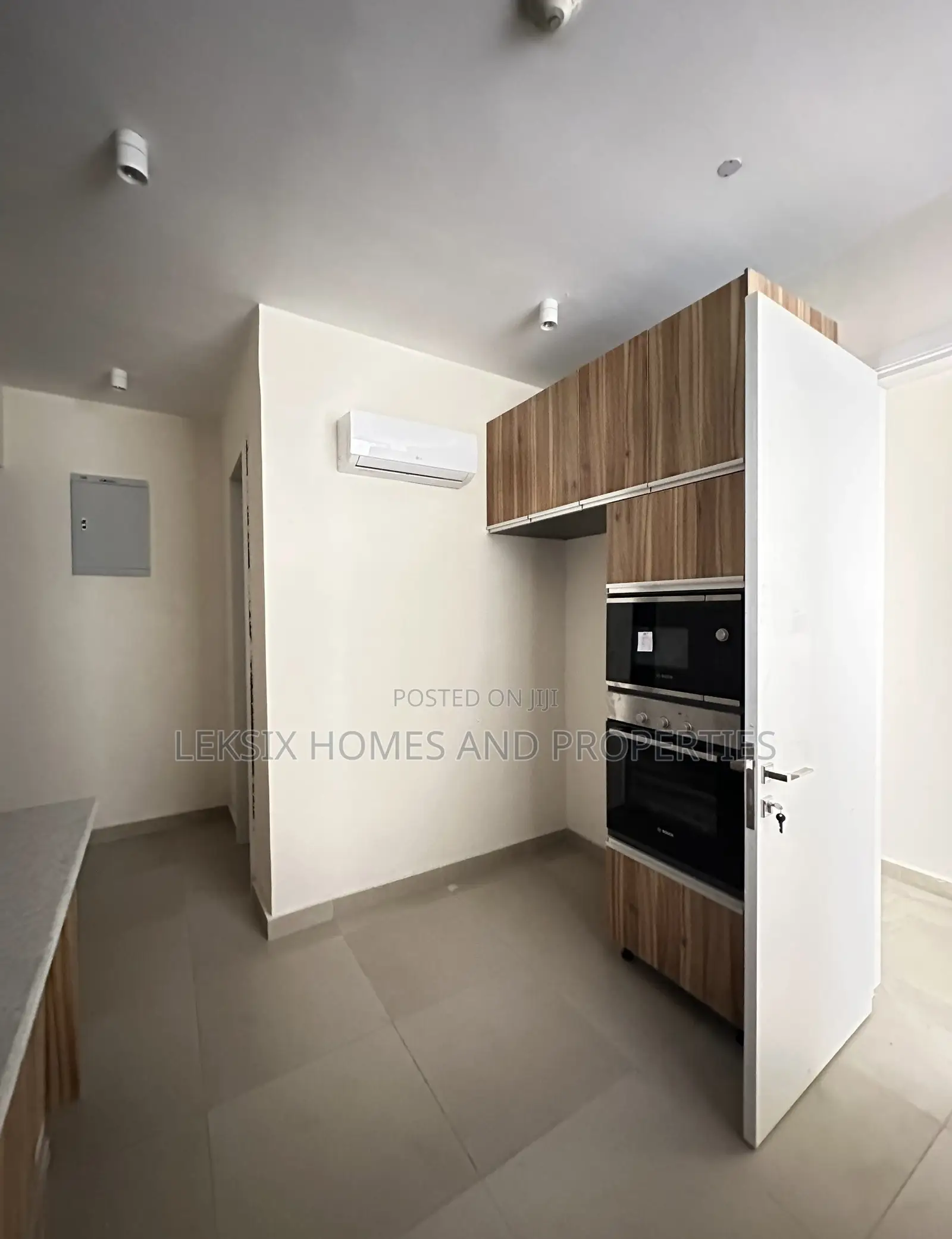 3bdrm Apartment in A Well Secured, Lekki Phase 1 for sale in Lekki Phase 1