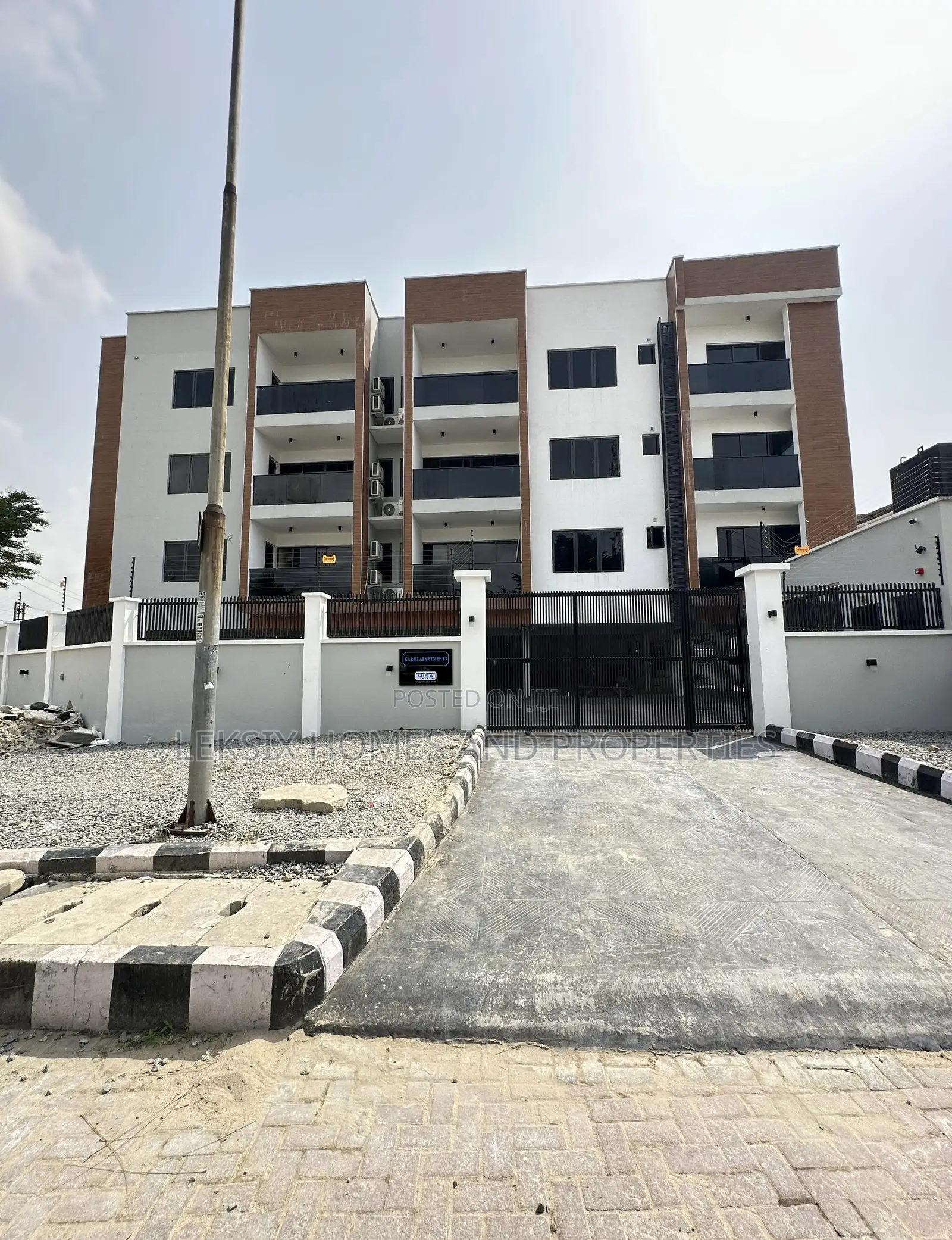 3bdrm Apartment in A Well Secured, Lekki Phase 1 for sale in Lekki Phase 1