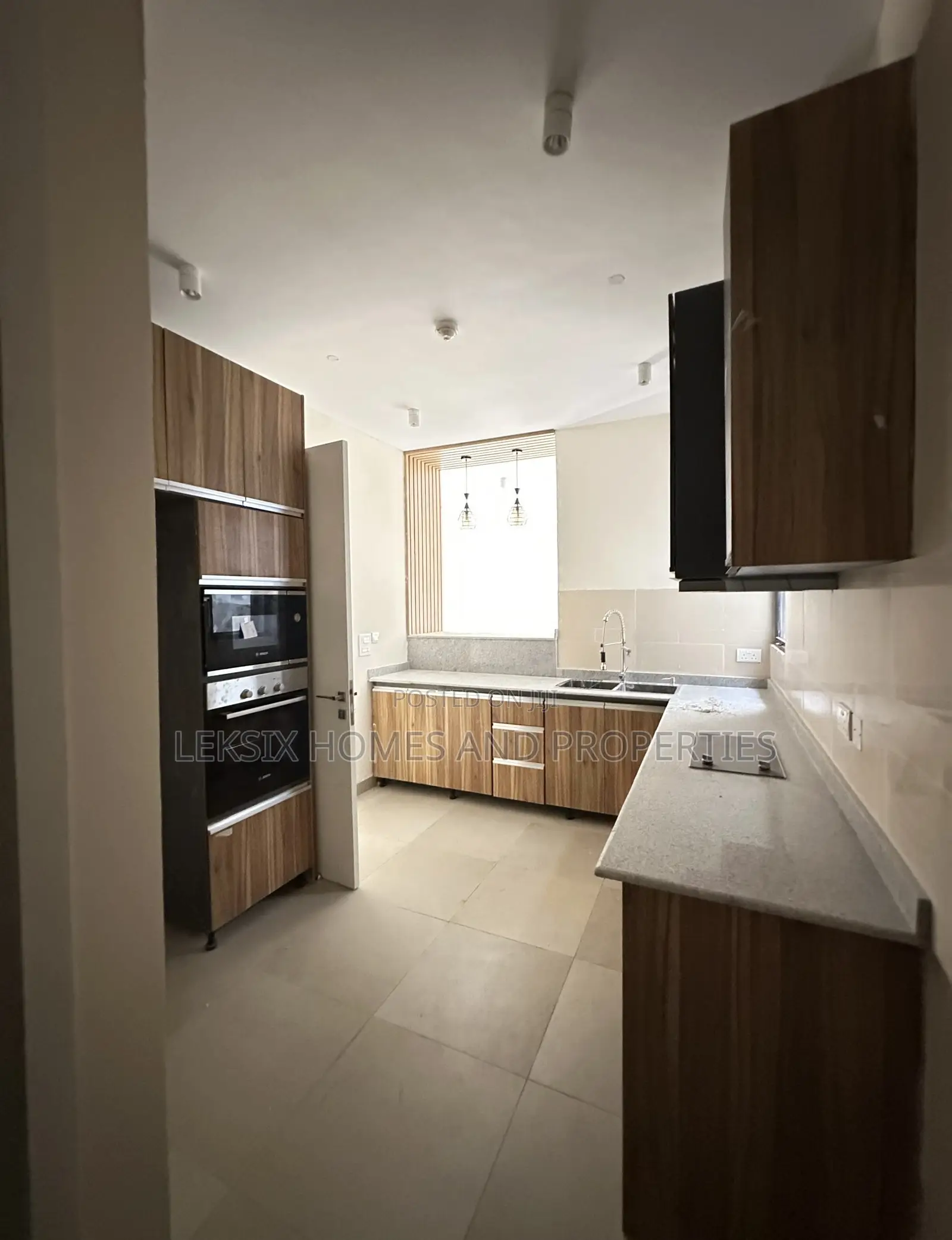 2bdrm Apartment in A Well Secured, Lekki Phase 1 for sale in Lekki Phase 1
