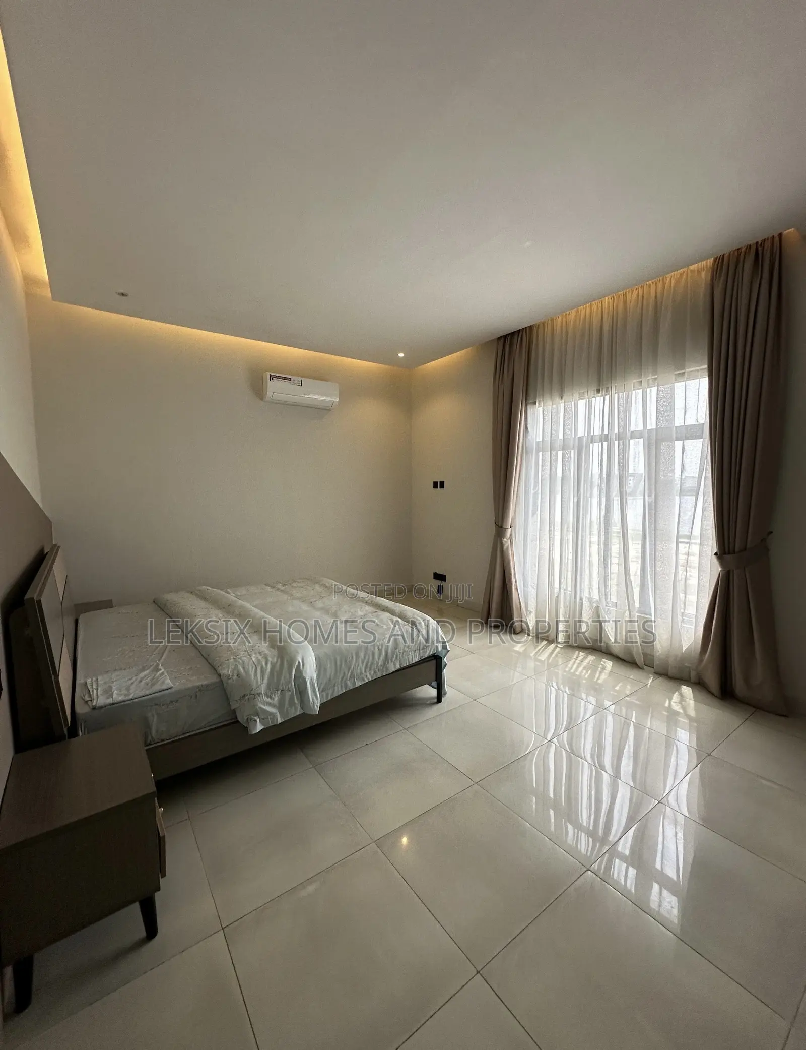 5bdrm Duplex in A Well Secured, Lekki Phase 1 for sale in Lekki Phase 1