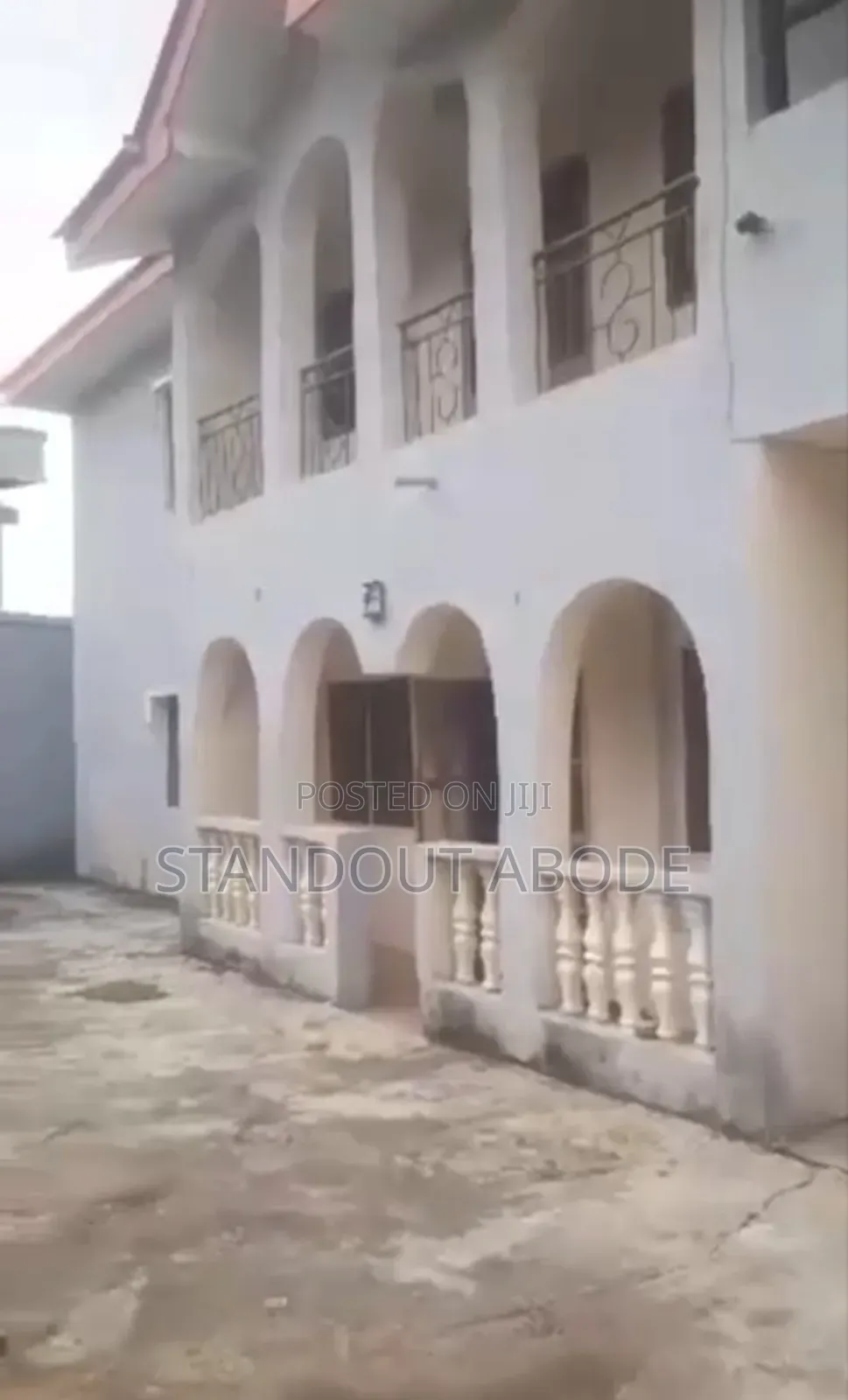 3bdrm Block of Flats in Run Estate, Igando / Ikotun/Igando for sale in Igando / Ikotun/Igando