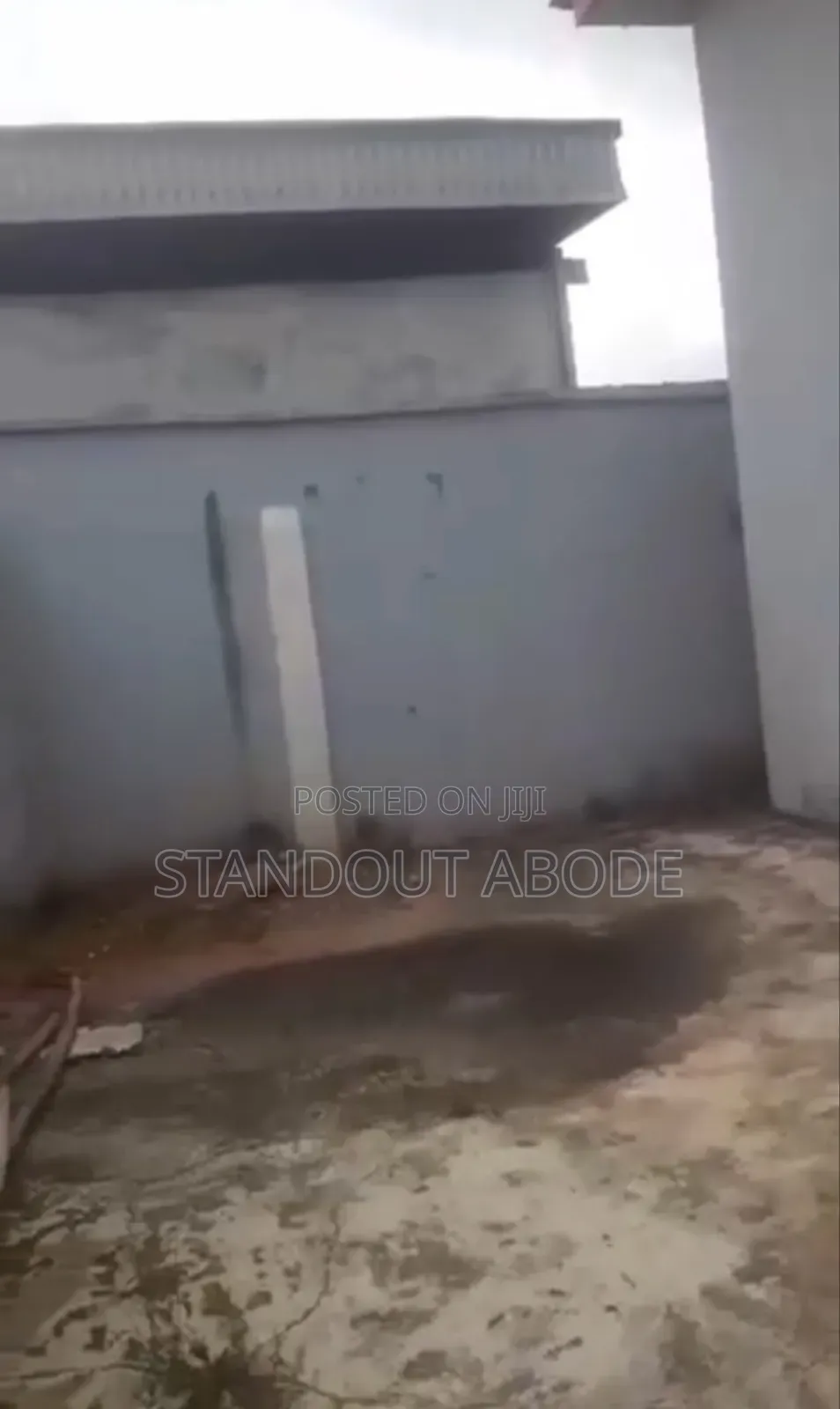 3bdrm Block of Flats in Run Estate, Igando / Ikotun/Igando for sale in Igando / Ikotun/Igando