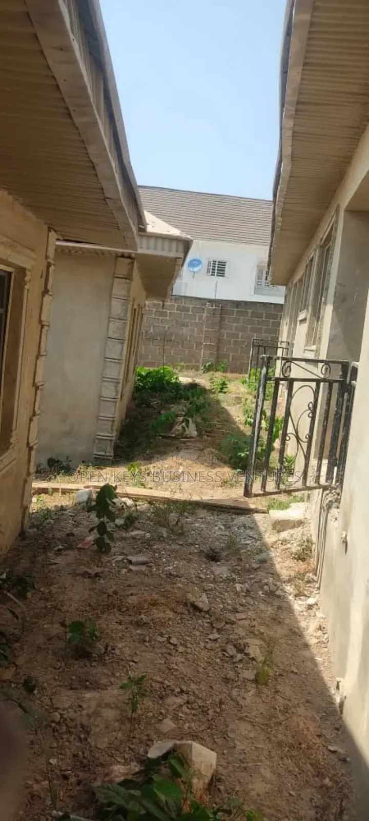 2bdrm Block of Flats in Kasumu Off Akala for sale in Akala Express
