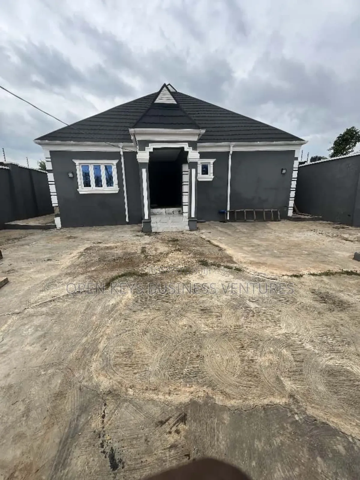 3bdrm Bungalow in Wire And Cable, Apata for sale in Apata