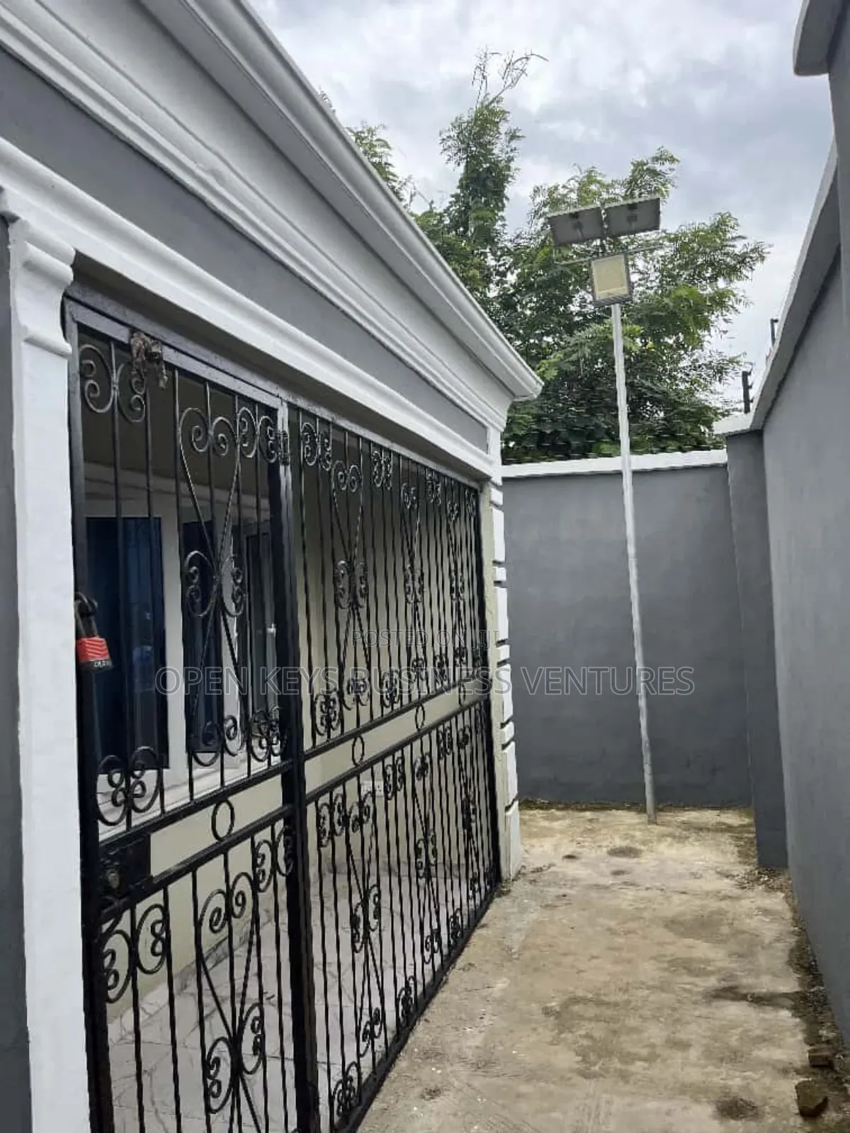 3bdrm Bungalow in Wire And Cable, Apata for sale in Apata