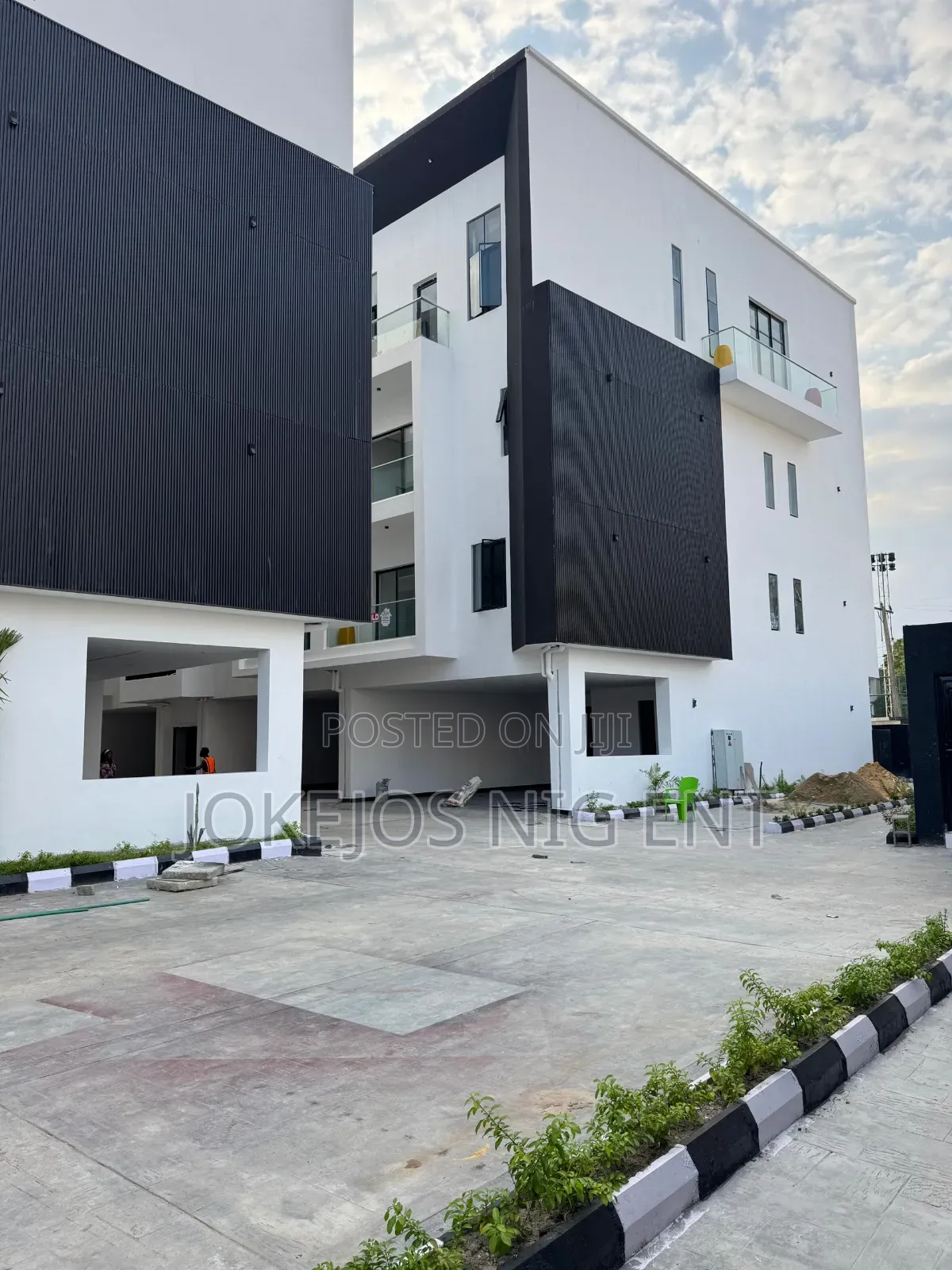 4bdrm Townhouse/Terrace in Ikate for sale in Ikate