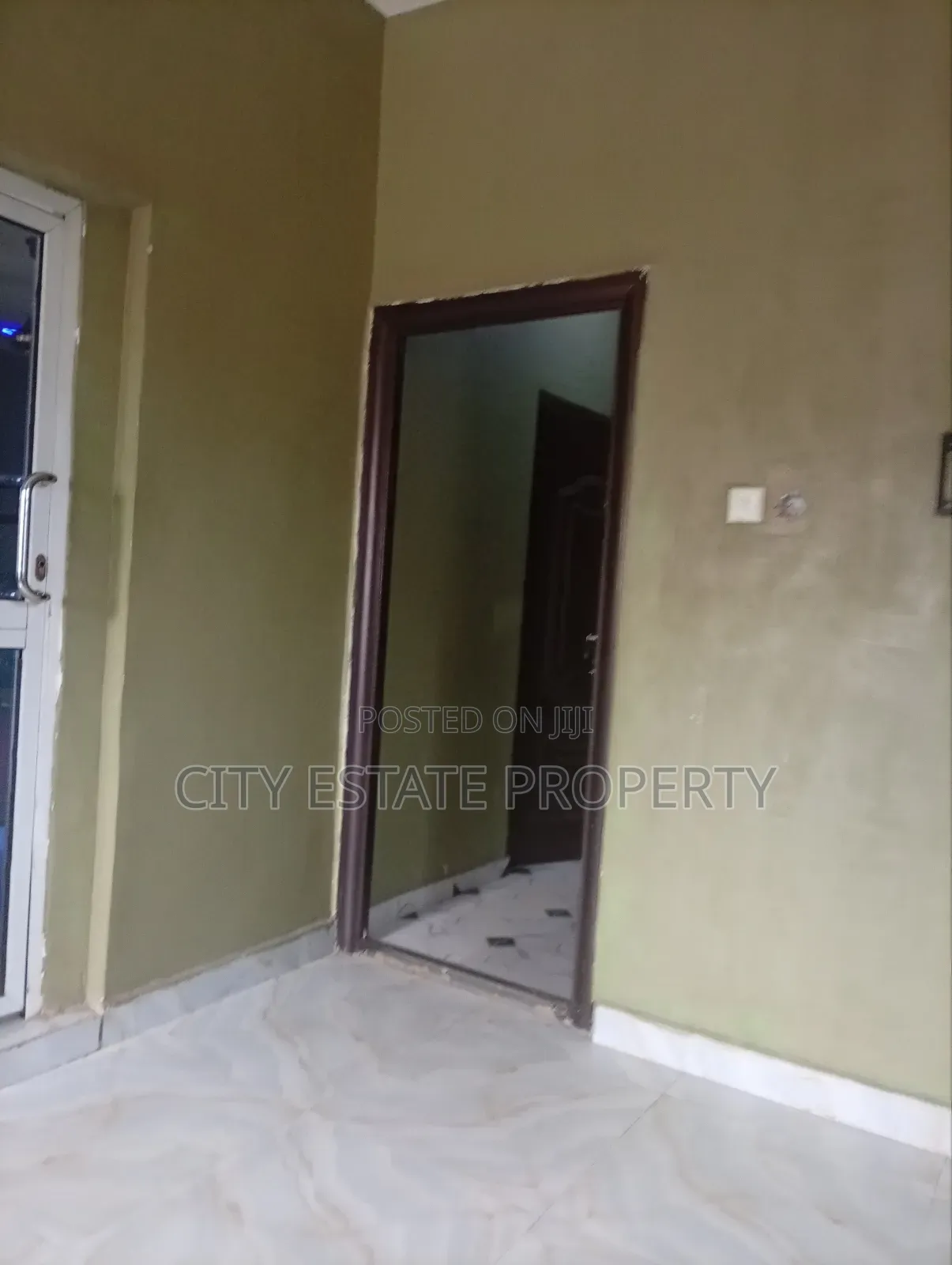 2bdrm Block of Flats in Hrh Estate, Port-Harcourt for rent in Port-Harcourt