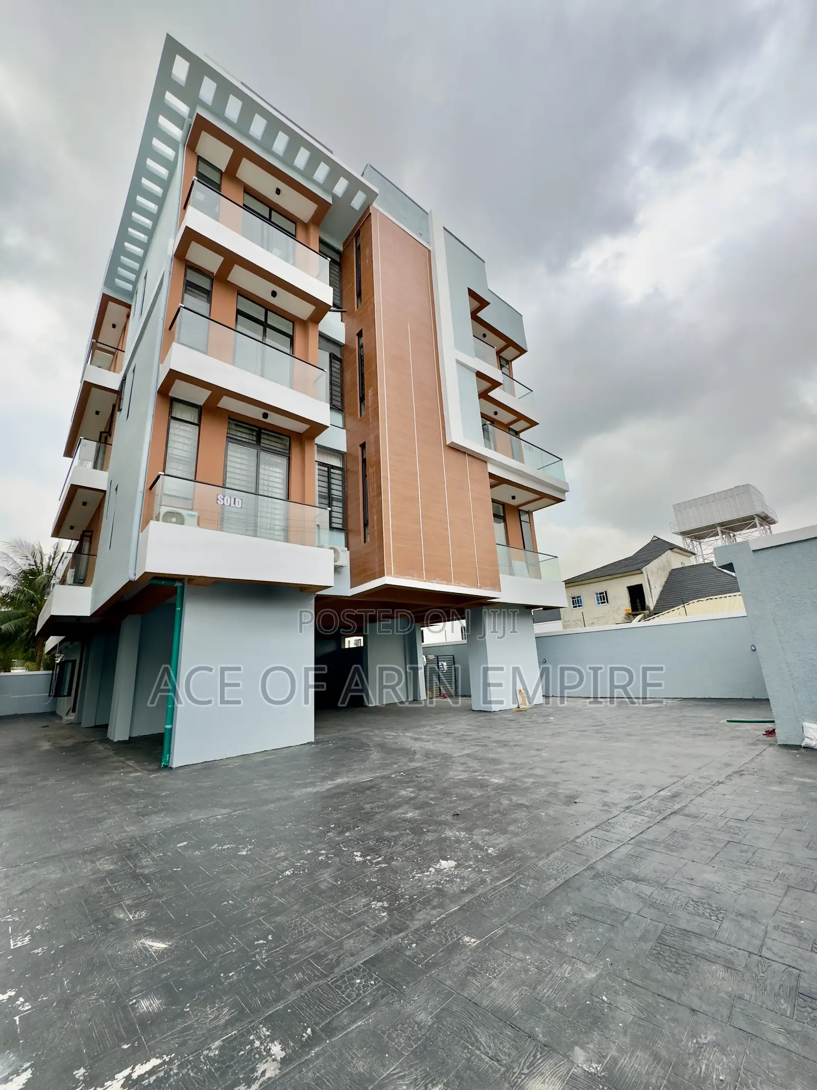 2bdrm Apartment in Chevron for sale in Chevron