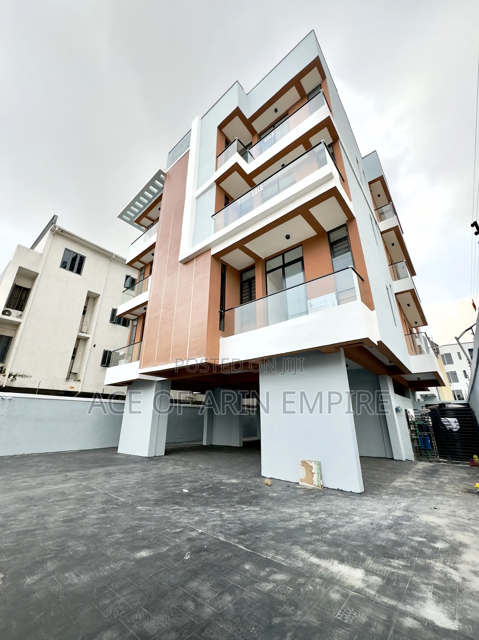 2bdrm Apartment in Chevron for sale in Chevron
