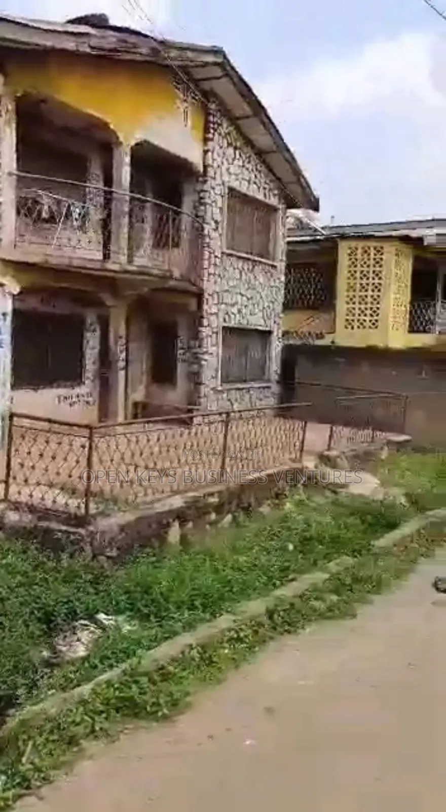 16bdrm House in Old Ife Road, Alakia for sale in Alakia