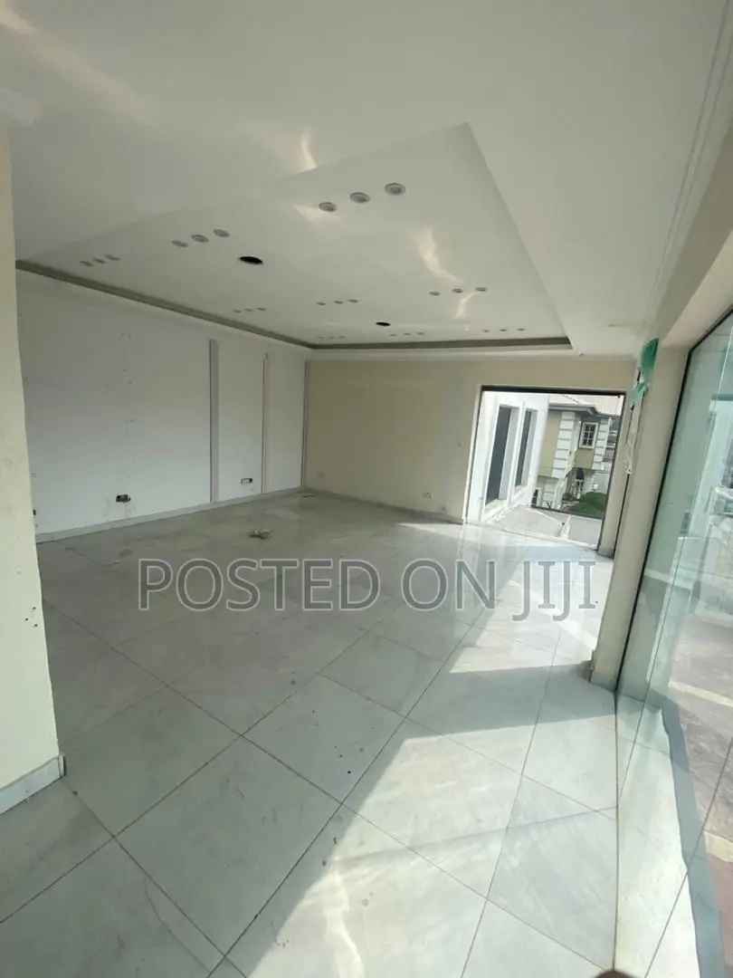1bdrm House in Lekki Phase 1 For for rent in Lekki Phase 1