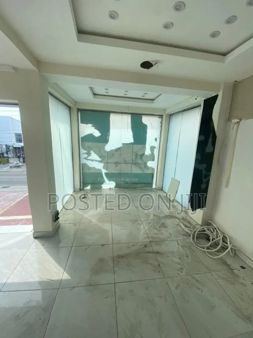 1bdrm House in Lekki Phase 1 For for rent in Lekki Phase 1