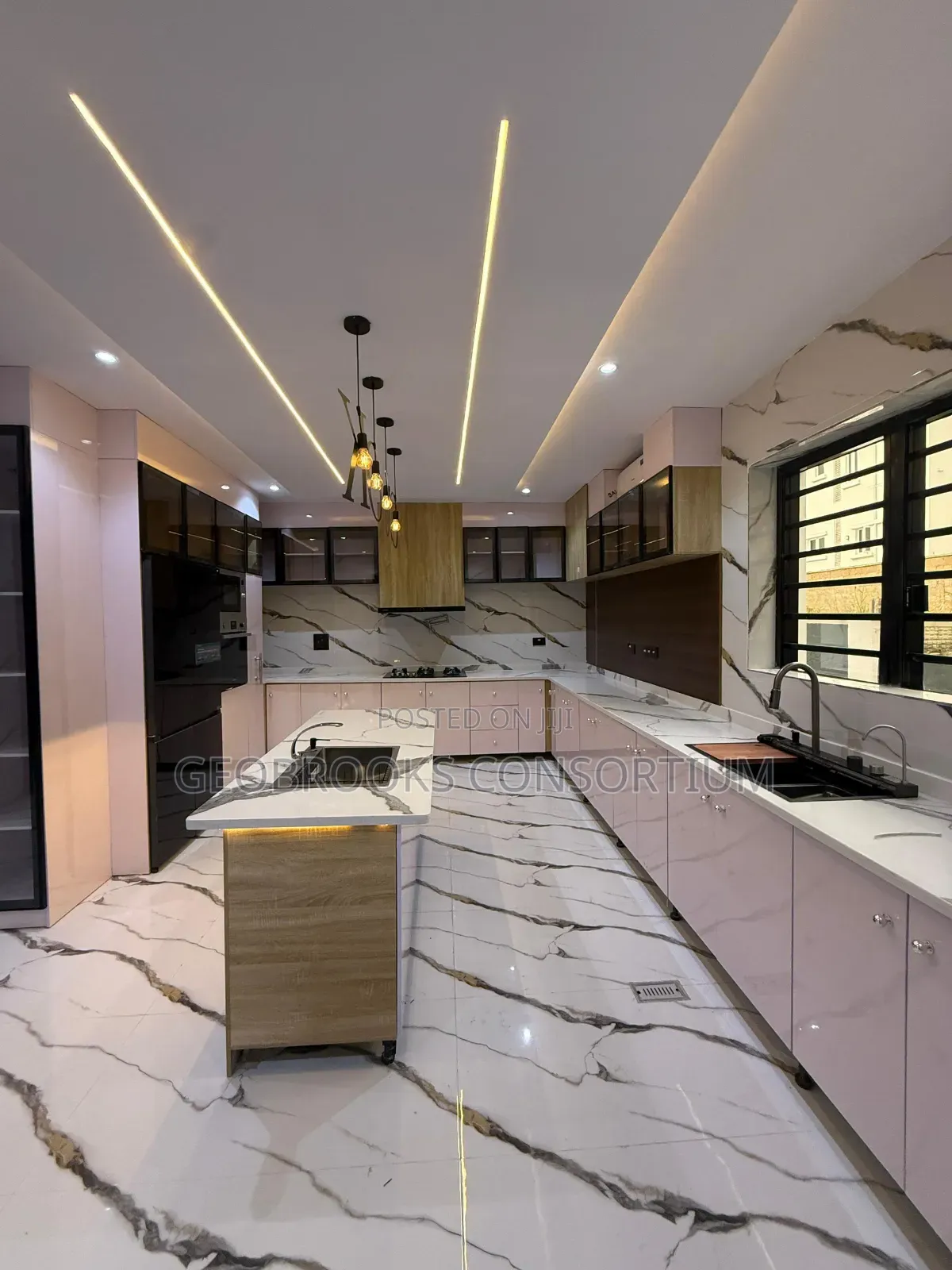 5bdrm House in Engr Lere Adigun Gra, Basorun for sale in Basorun
