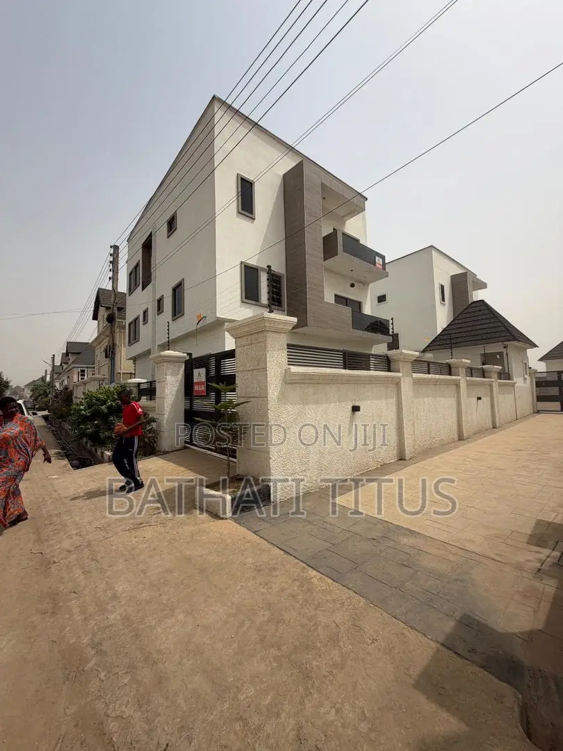 5bdrm Duplex in Life Camp for sale in Life Camp