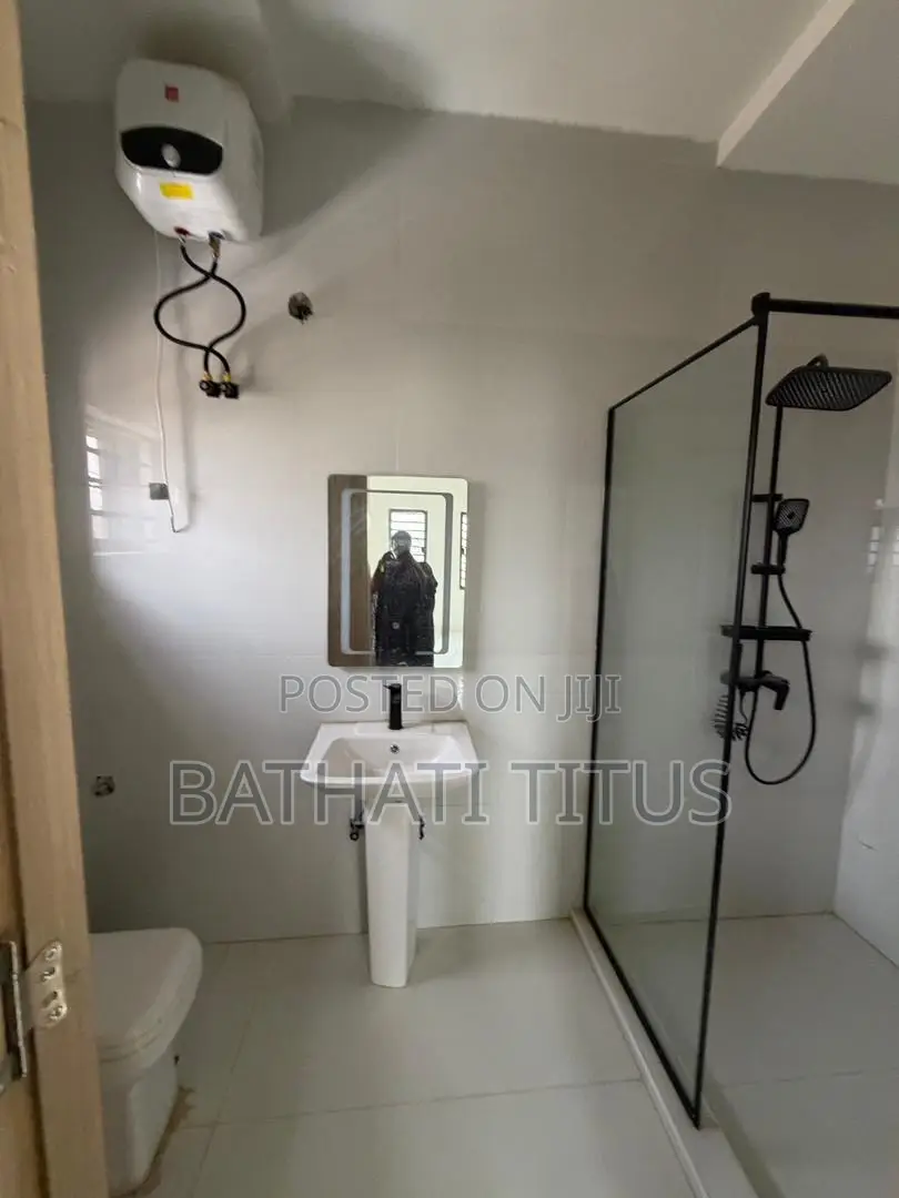 5bdrm Duplex in Life Camp for sale in Life Camp