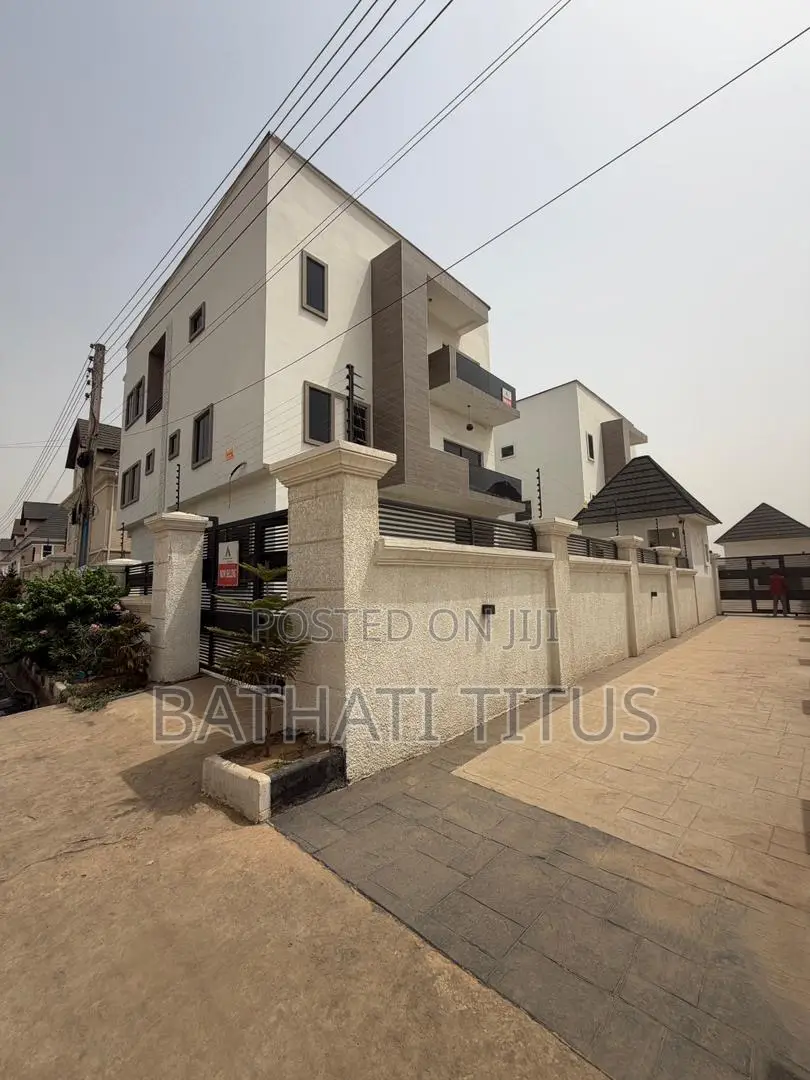 5bdrm Duplex in Life Camp for sale in Life Camp