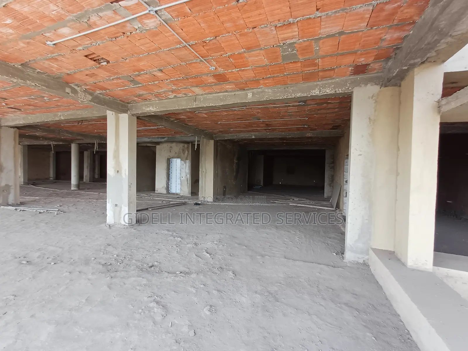700sqm Shop / Office Space on the Second Floor in Wuse 2