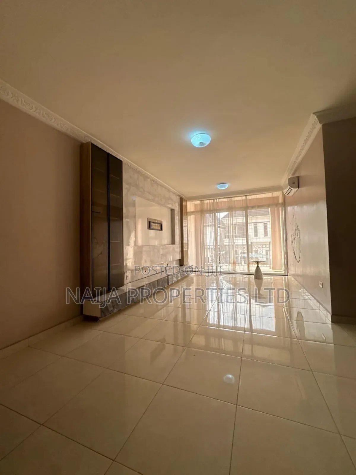 3bdrm Apartment in Chevyview Estate, Lekki for rent in Lekki