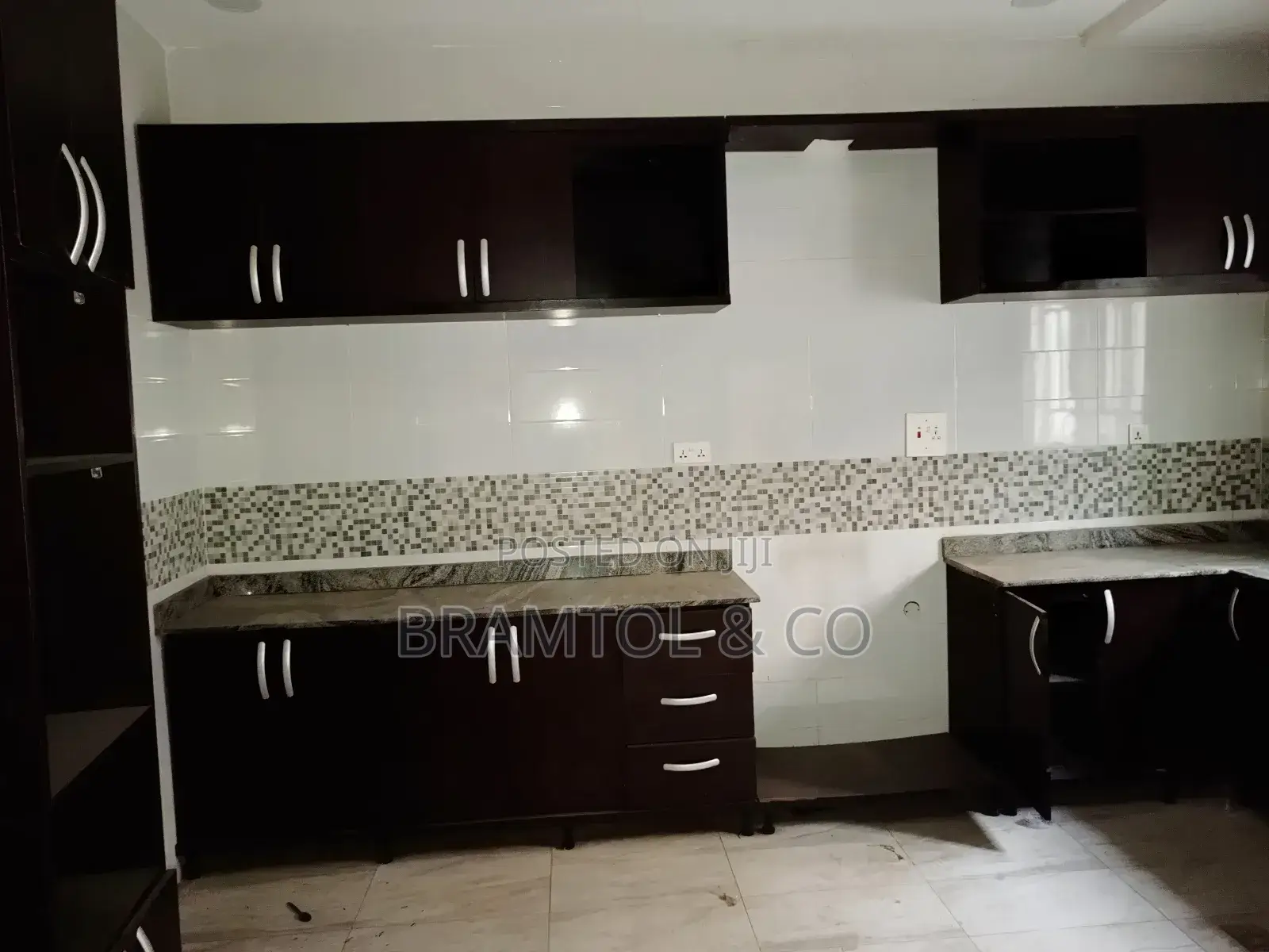Beautiful, Well Refurbished 4 Bedroom in Wuse 2 for Office Only in Wuse 2