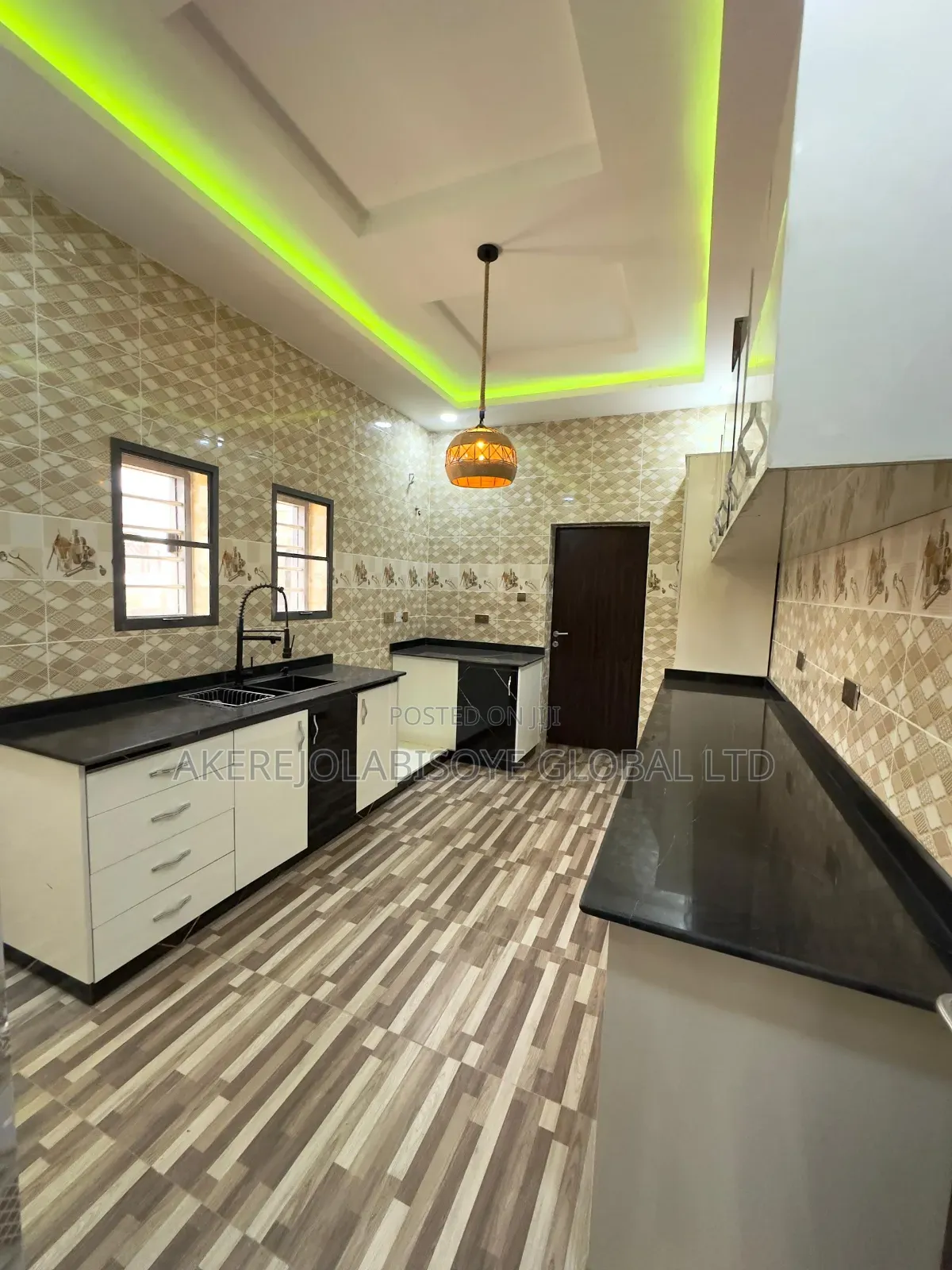 4bdrm Duplex in Karsana Gwarinpa, for sale in Karsana