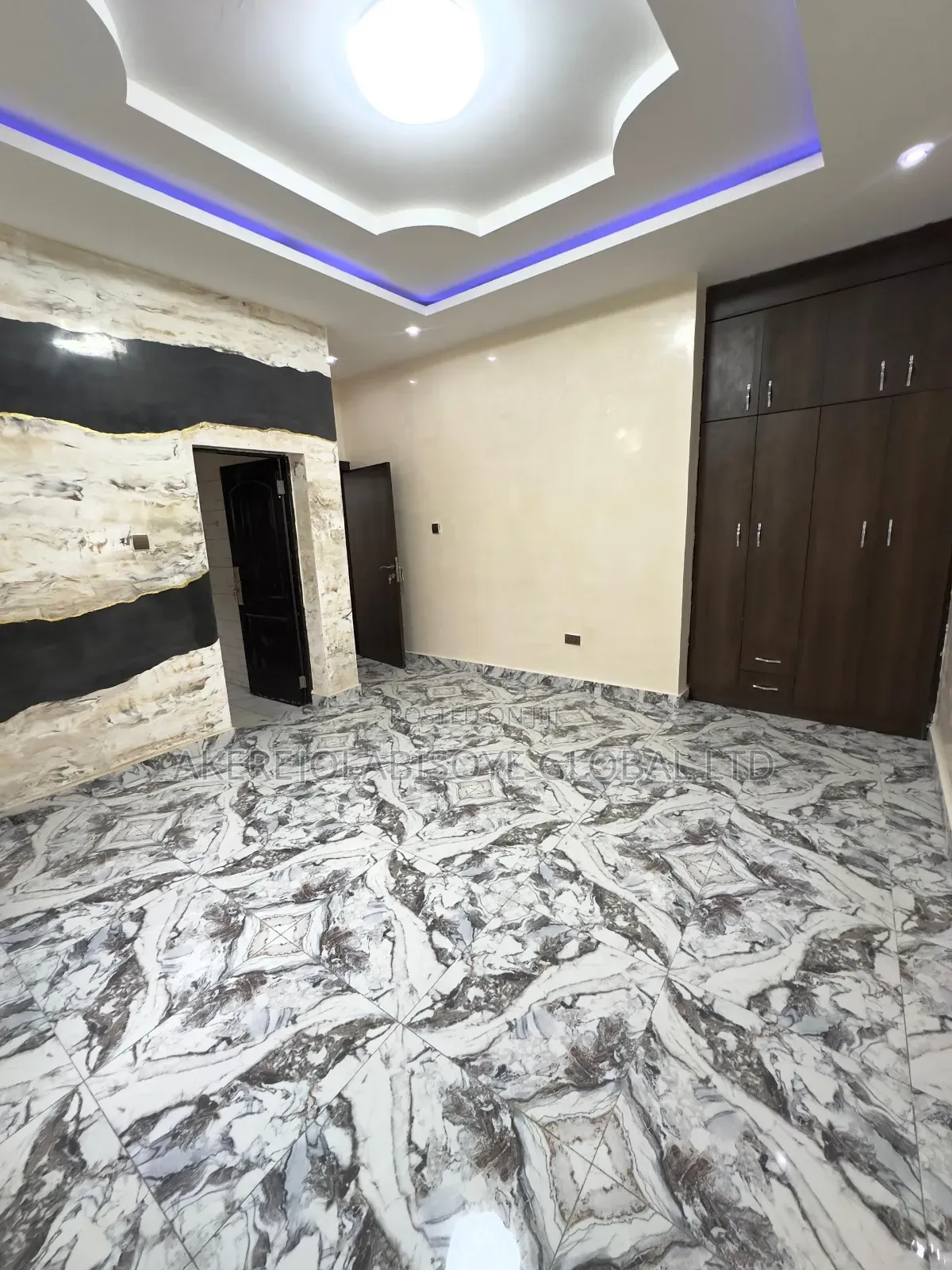 4bdrm Duplex in Karsana Gwarinpa, for sale in Karsana