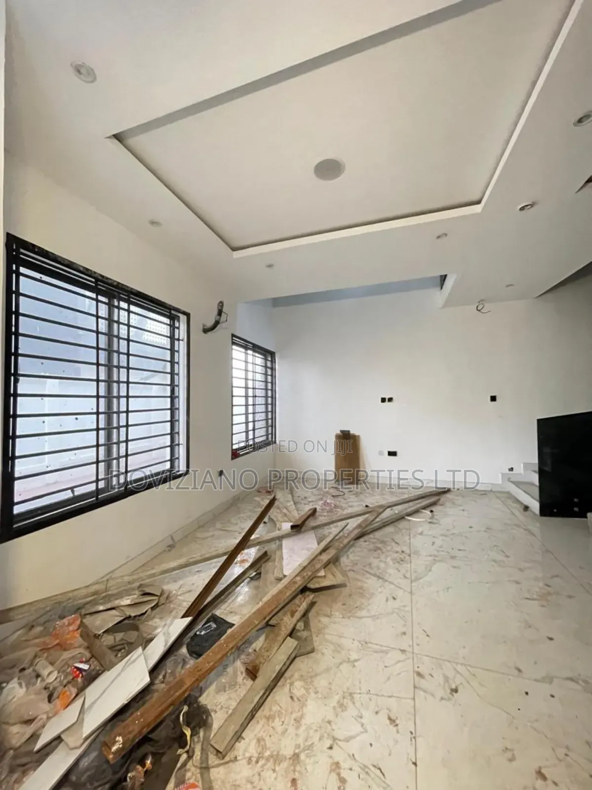 5bdrm Duplex in Lekki Phase 1 for sale in Lekki Phase 1