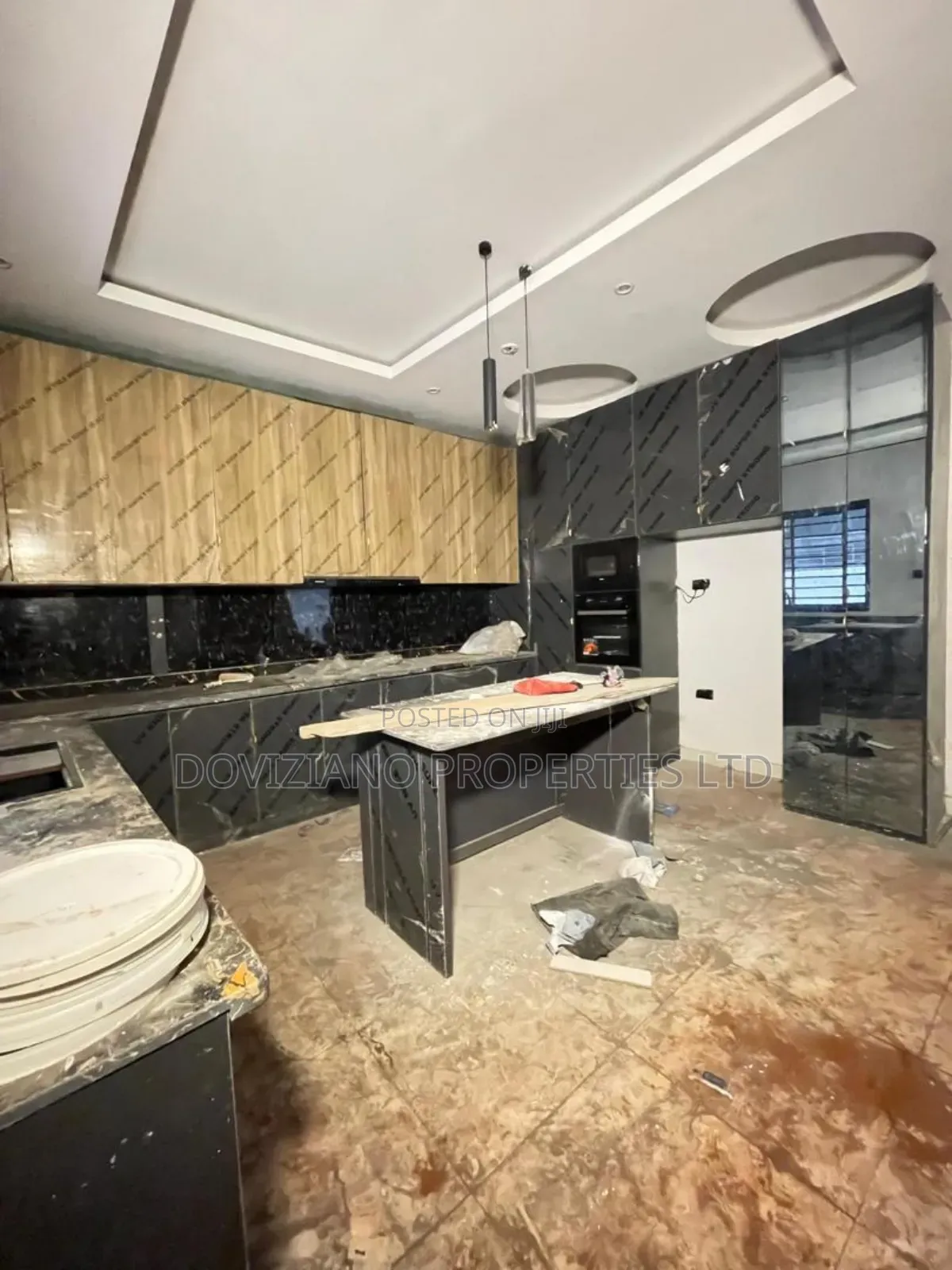 5bdrm Duplex in Lekki Phase 1 for sale in Lekki Phase 1